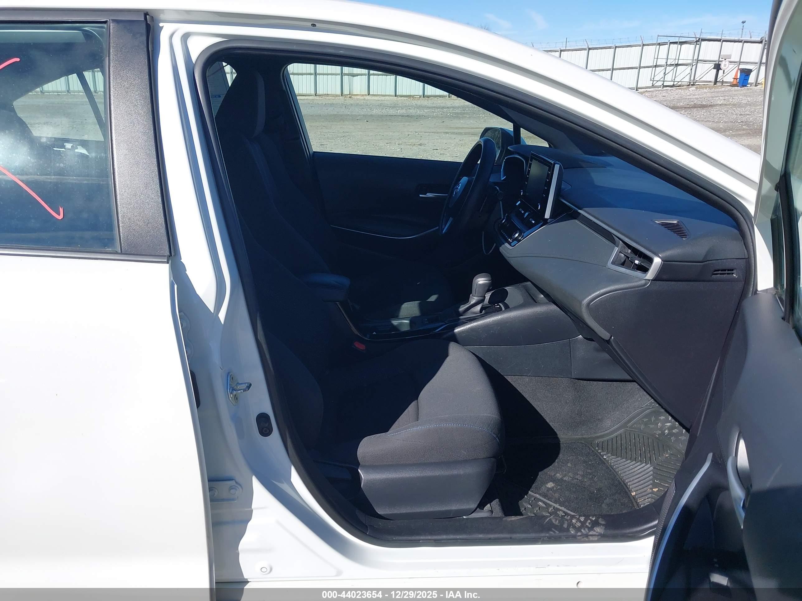TOYOTA COROLLA image 5