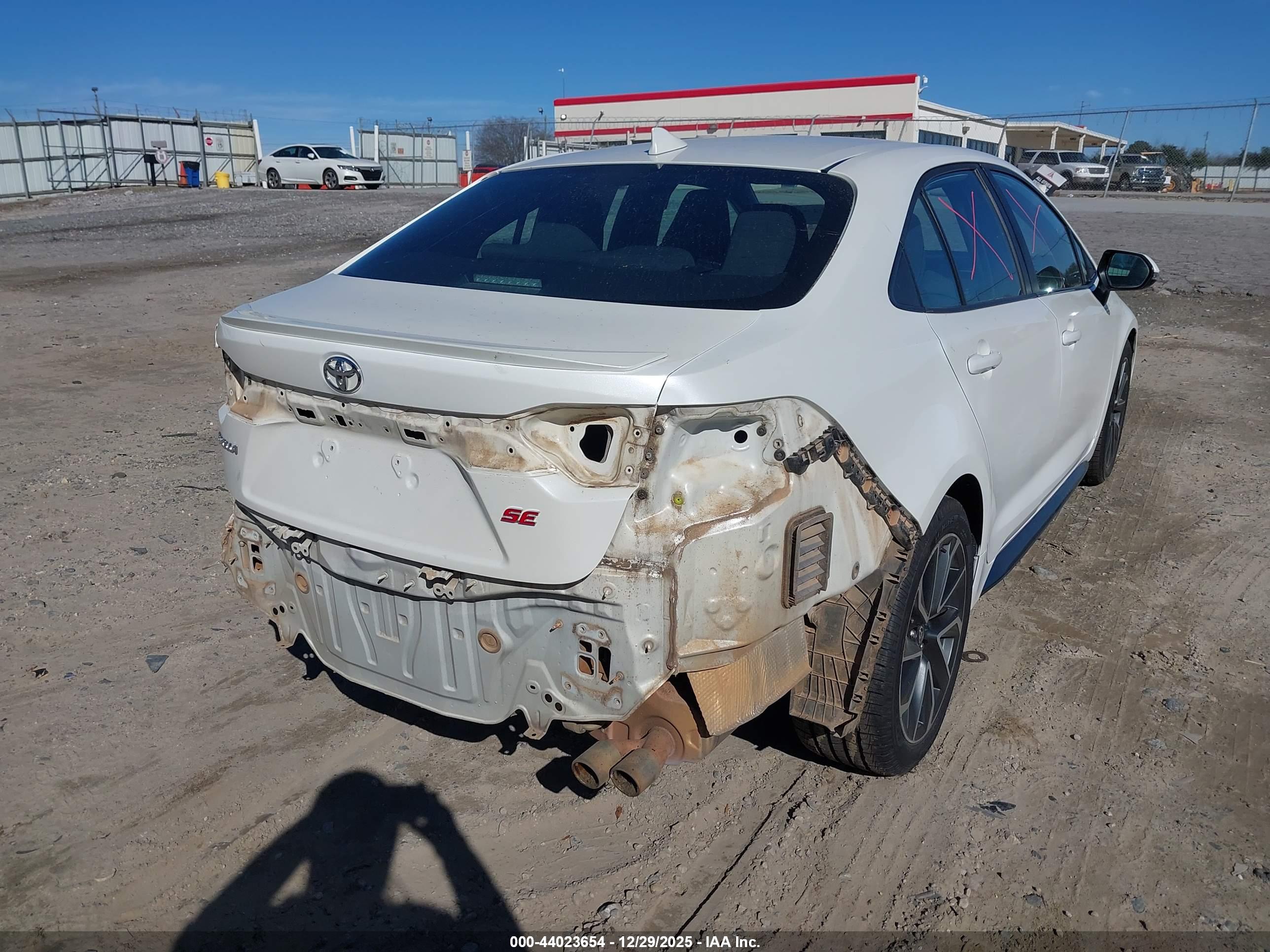 TOYOTA COROLLA image 6