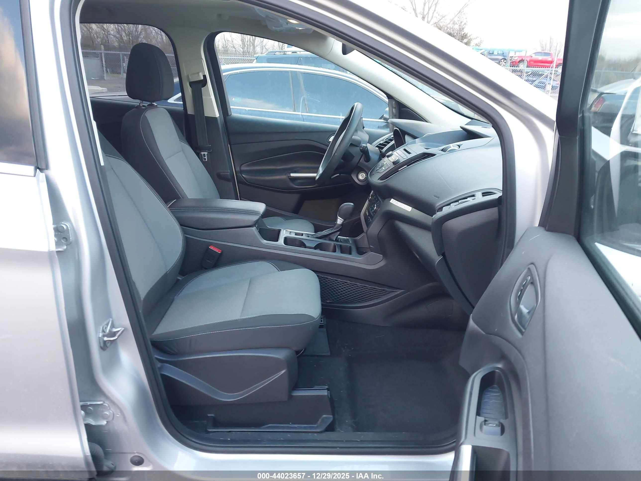 FORD ESCAPE image 5