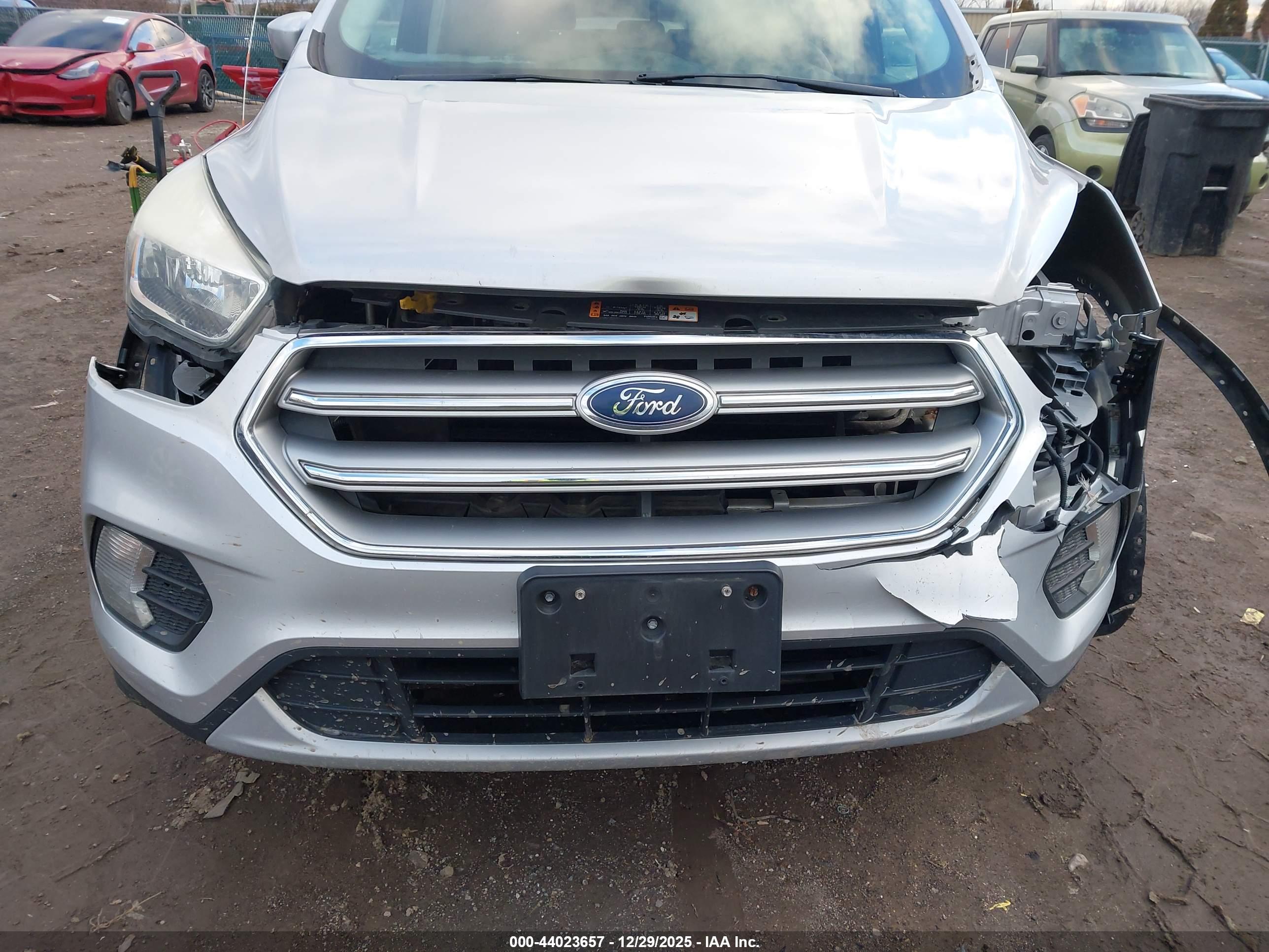 FORD ESCAPE image 6