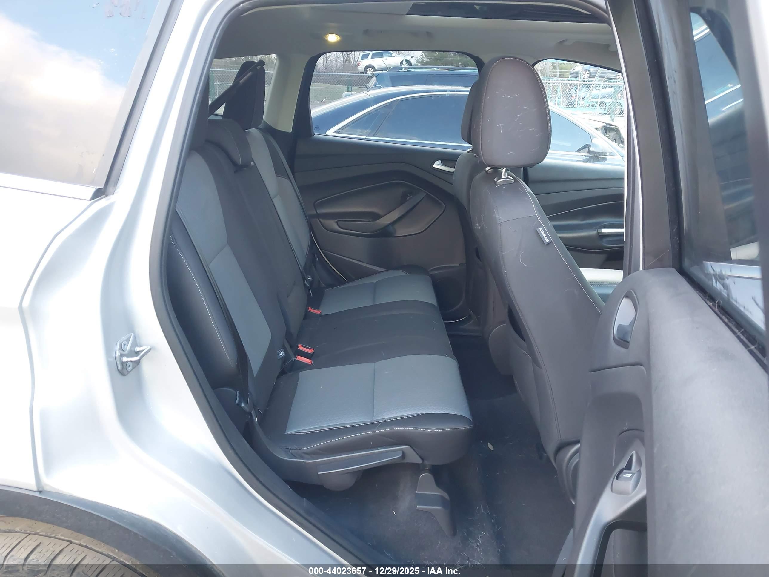 FORD ESCAPE image 8