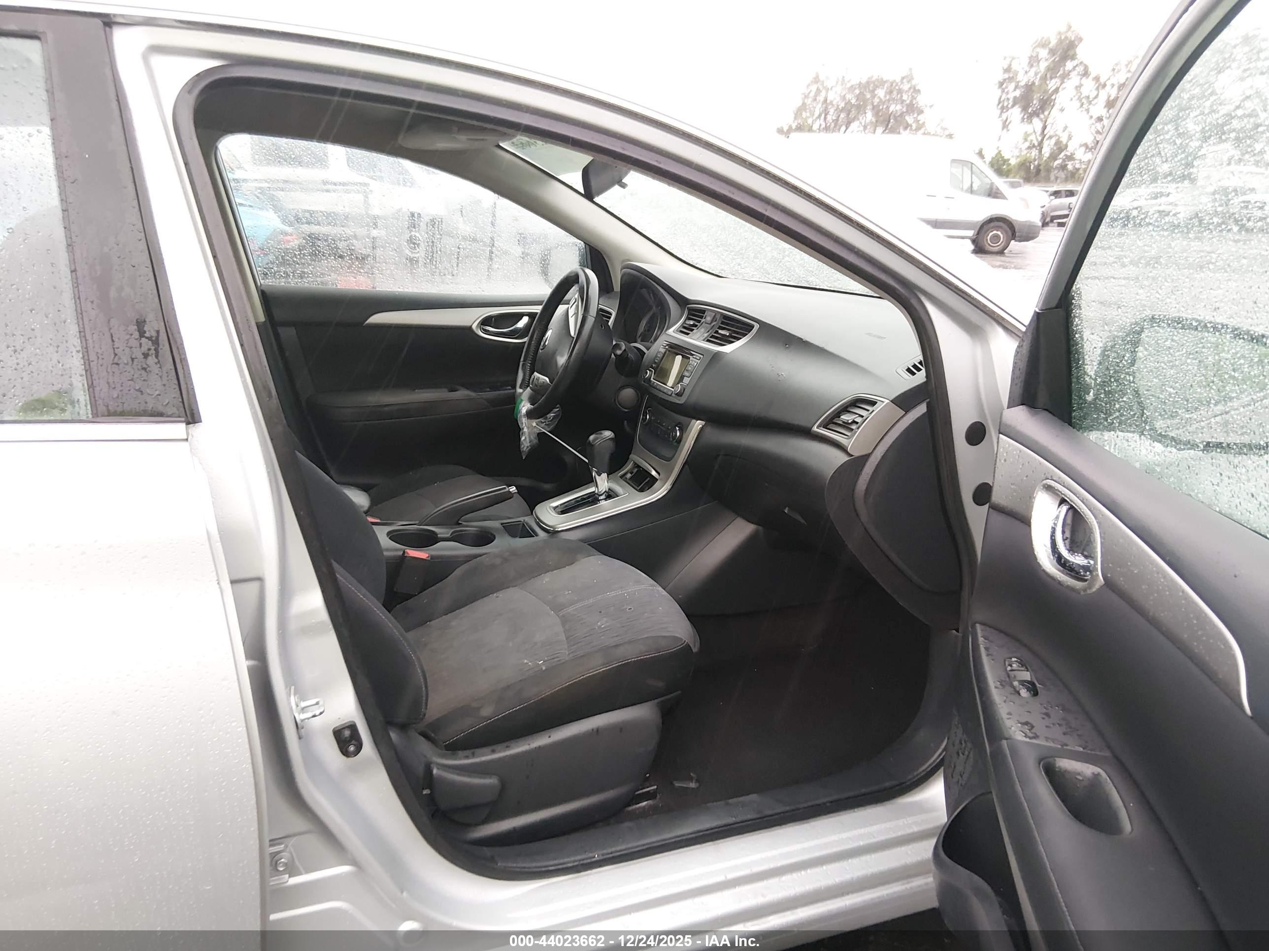 NISSAN SENTRA image 5