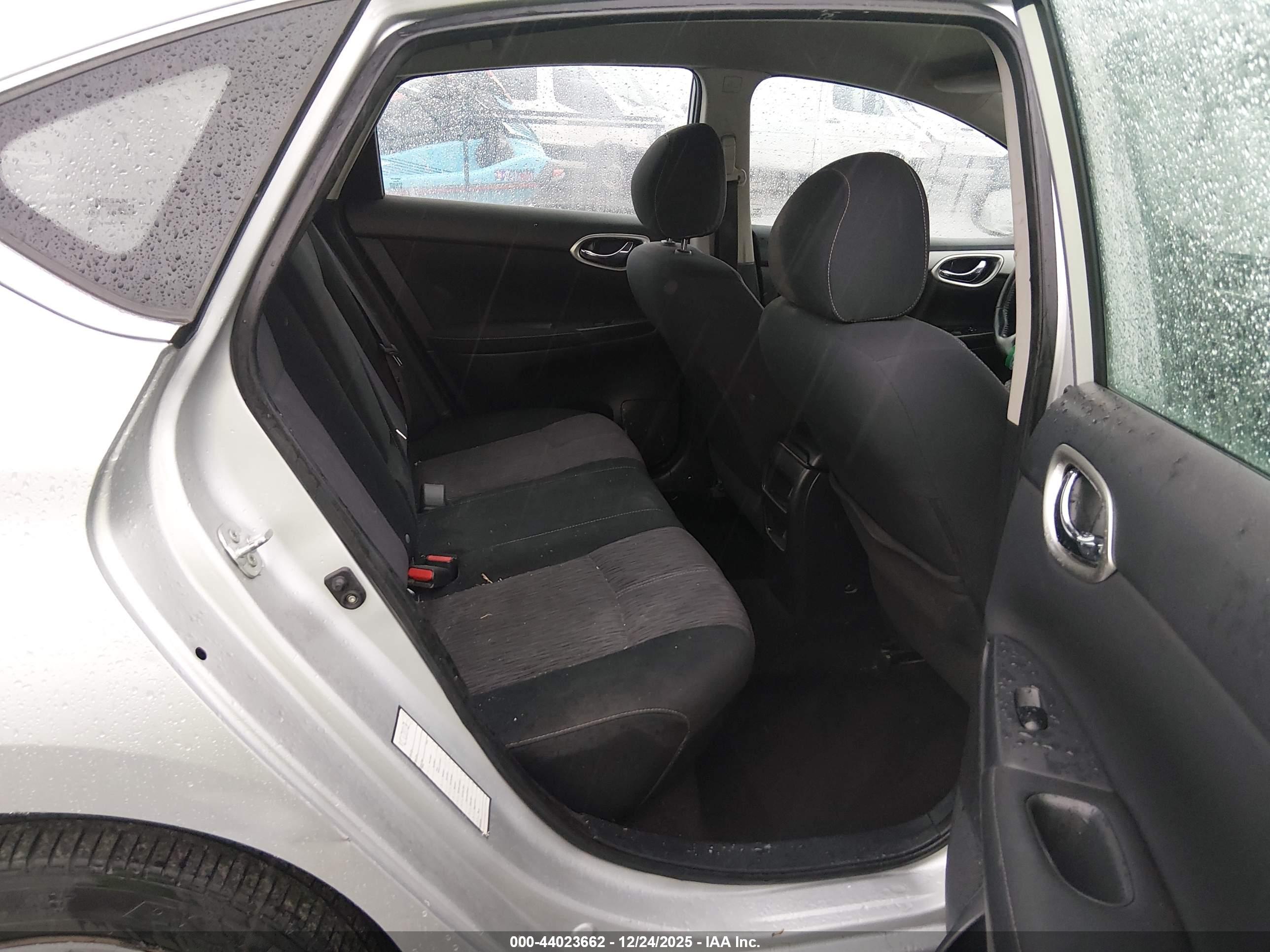 NISSAN SENTRA image 8