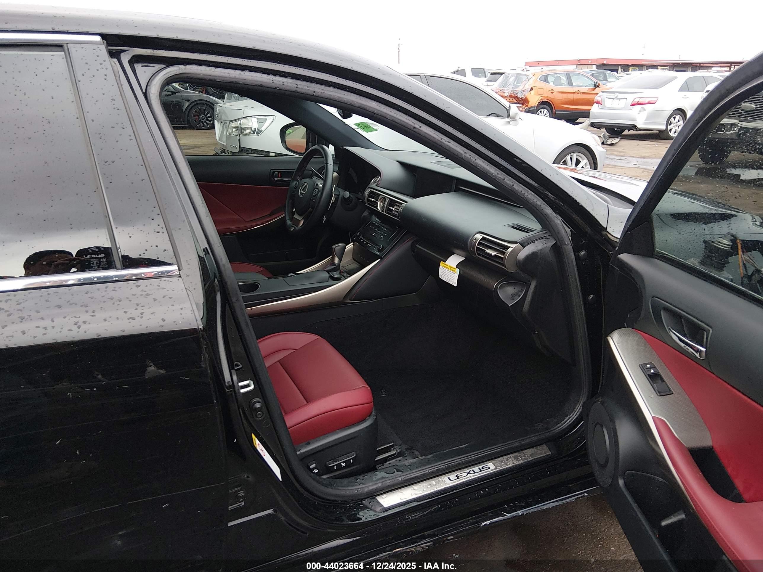 LEXUS IS image 5