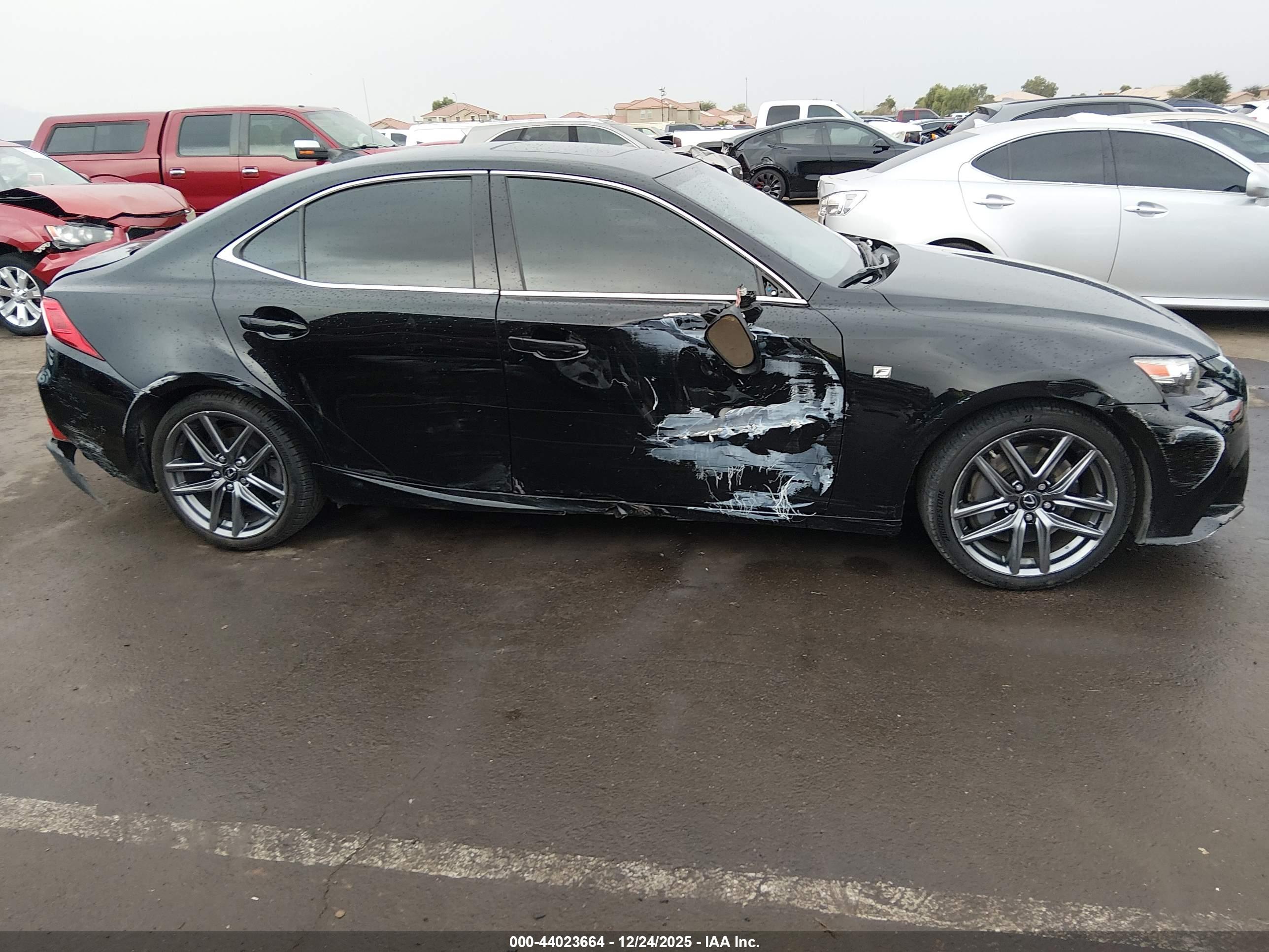 LEXUS IS image 6