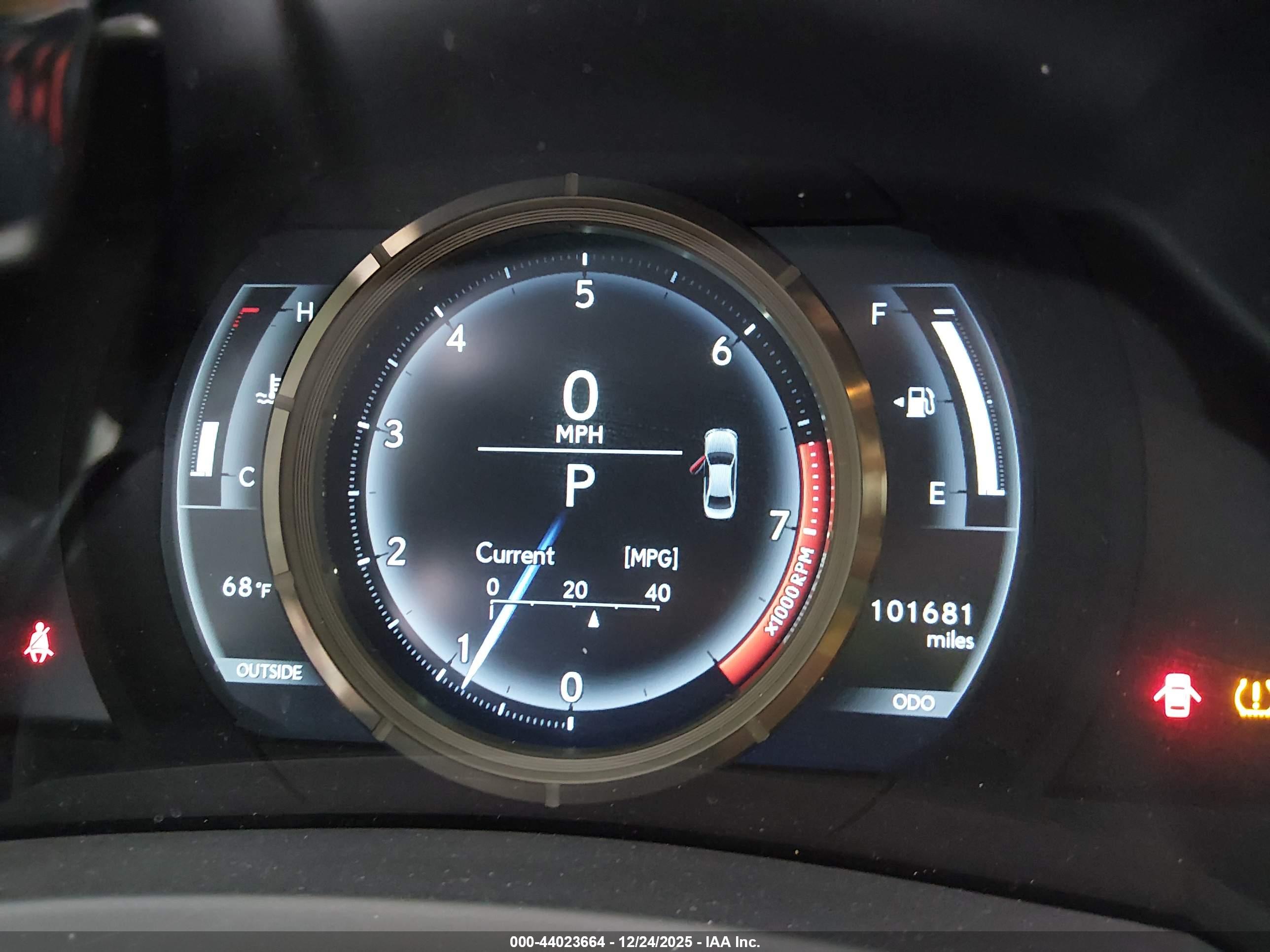 LEXUS IS image 7