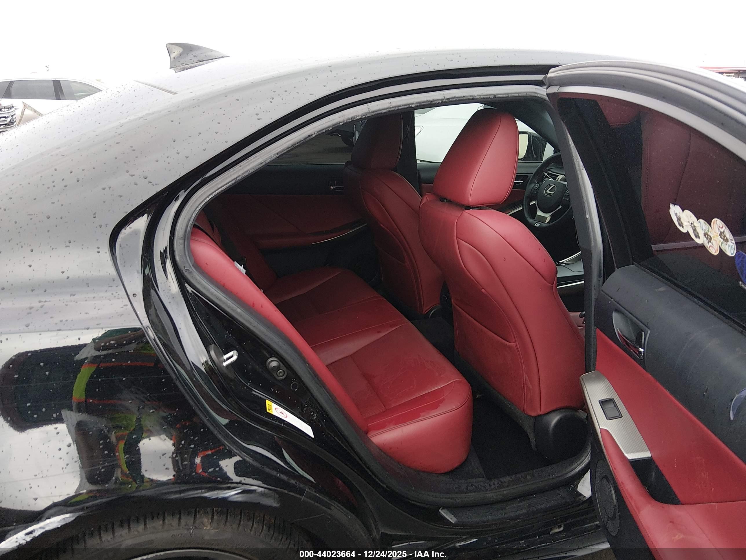 LEXUS IS image 8