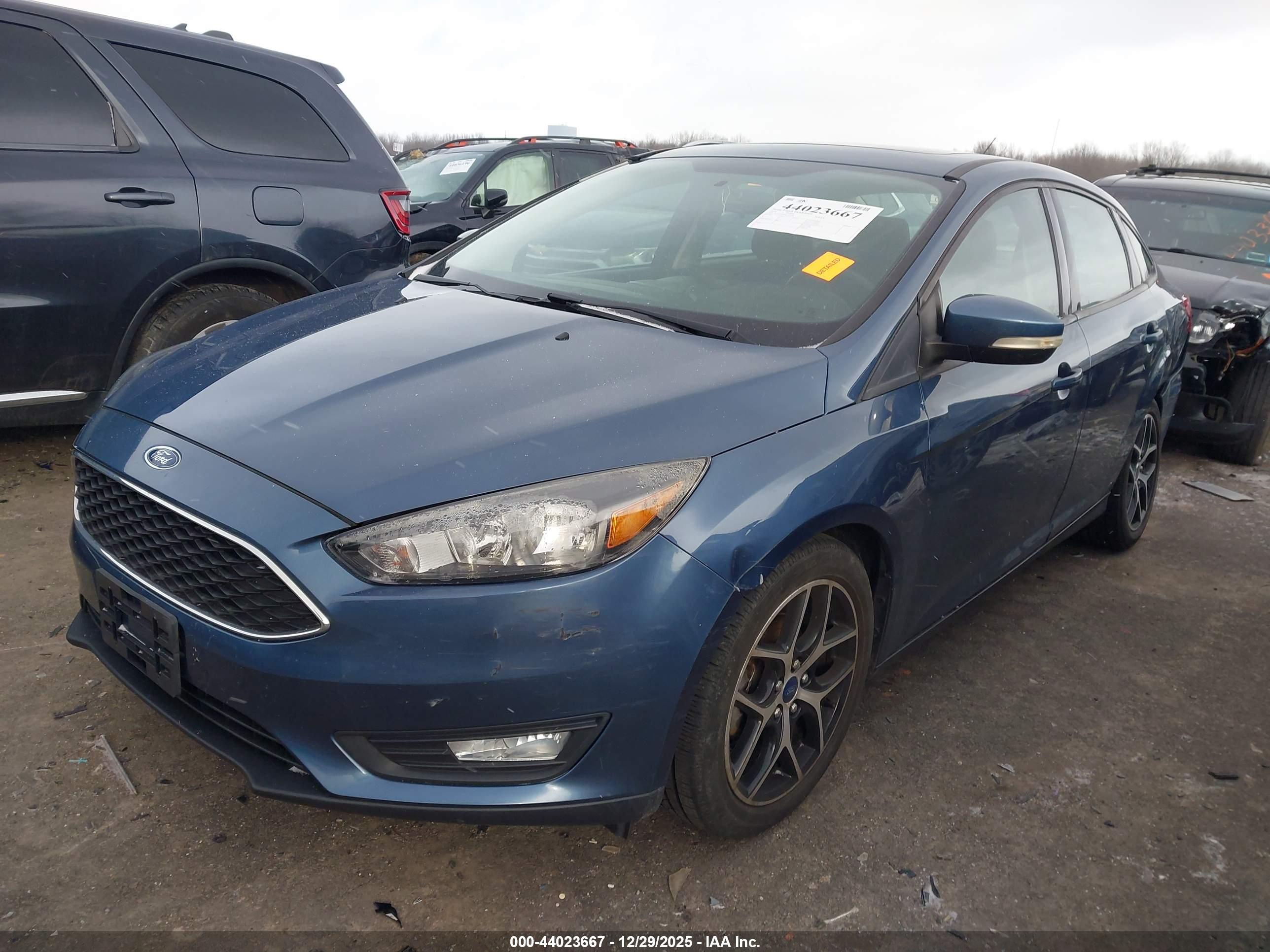 FORD FOCUS image 2