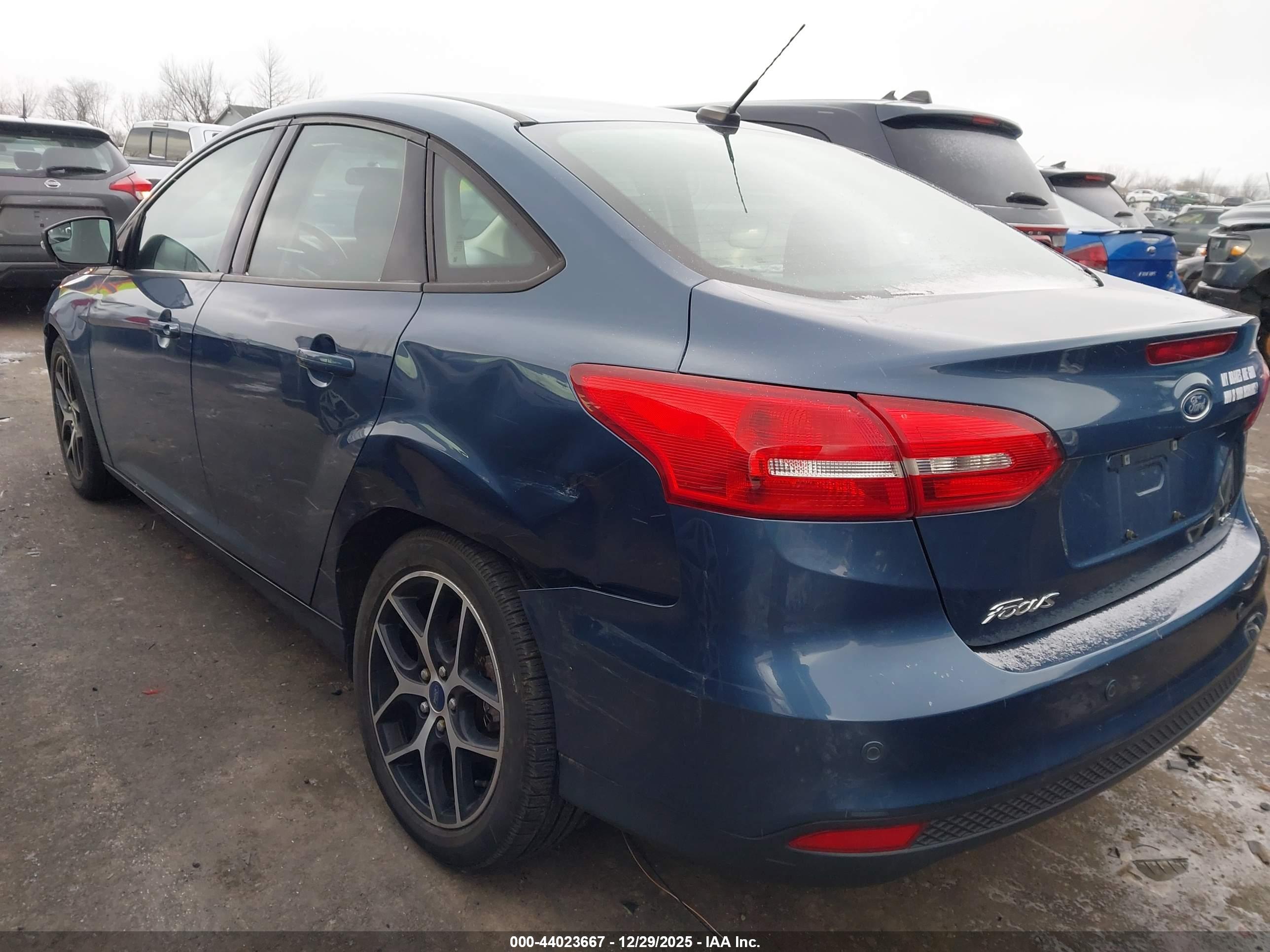 FORD FOCUS image 6