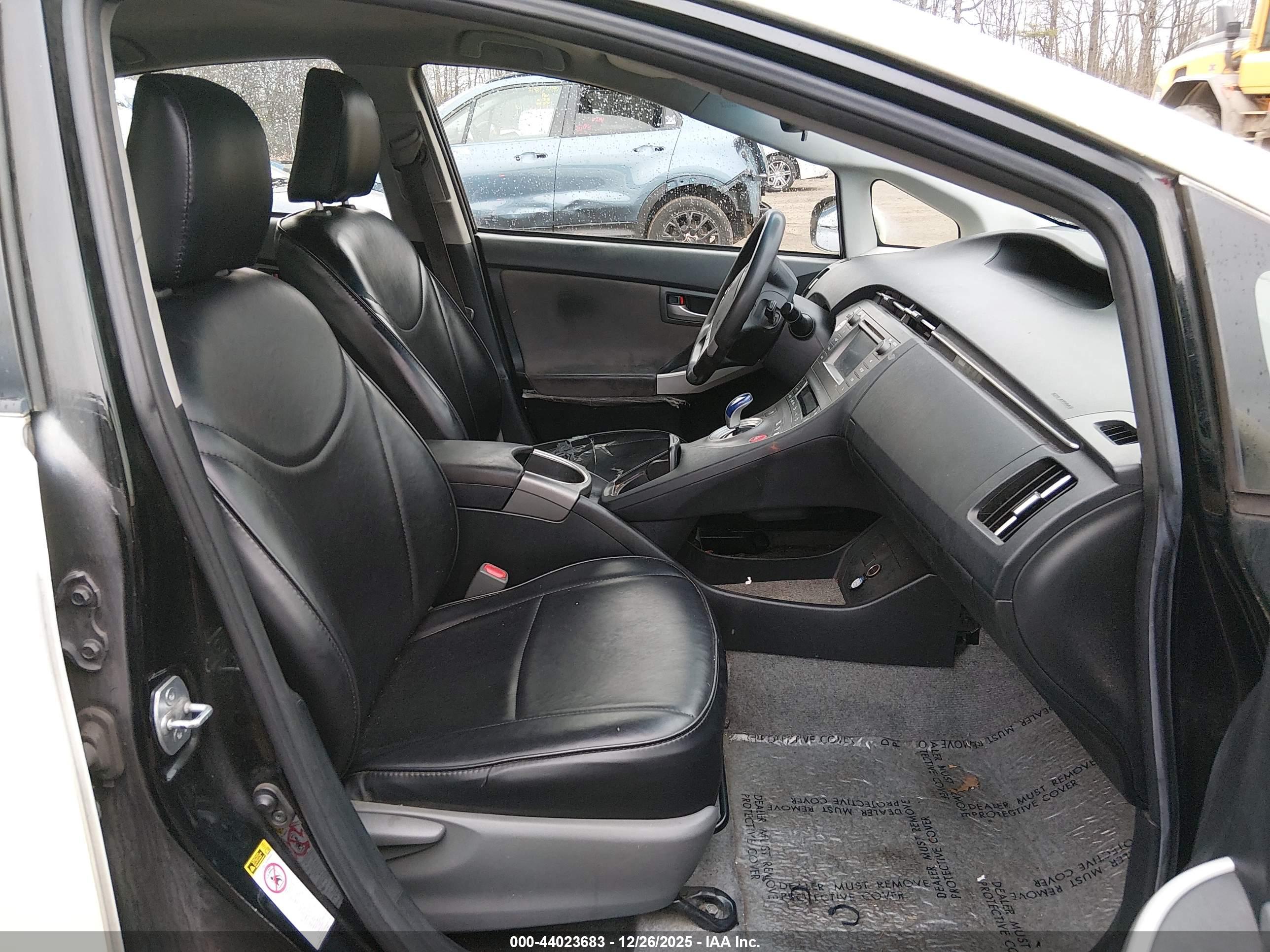TOYOTA PRIUS image 5