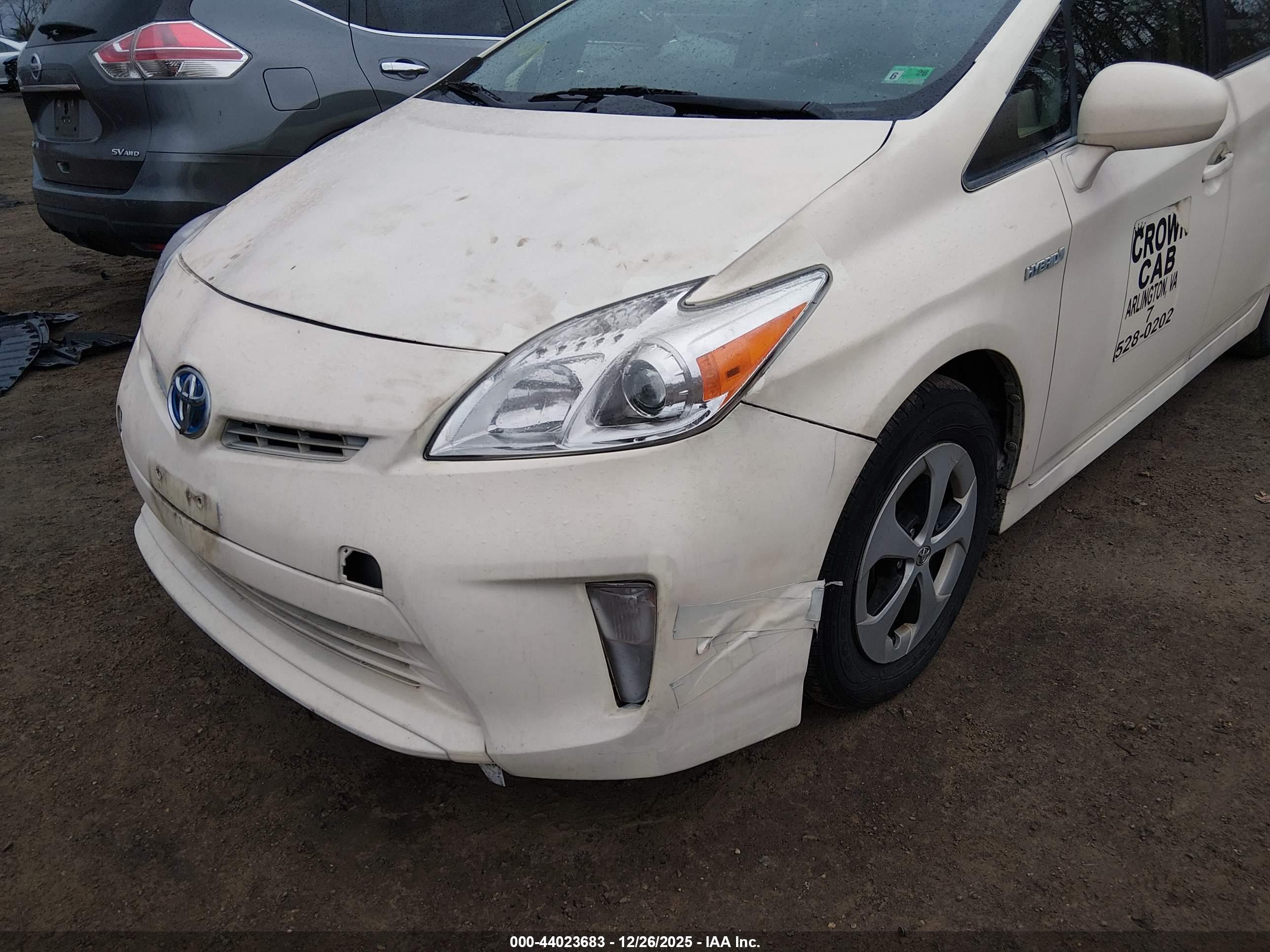 TOYOTA PRIUS image 6