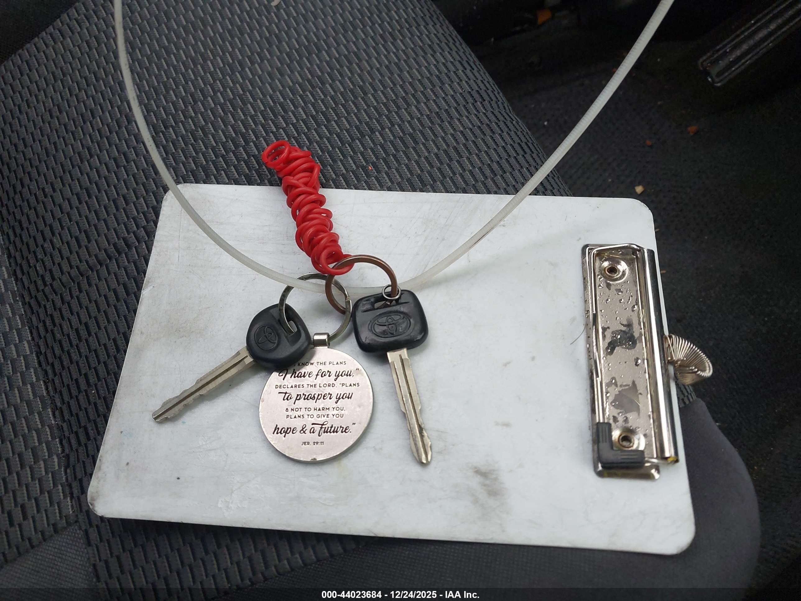 TOYOTA RAV4 image 11