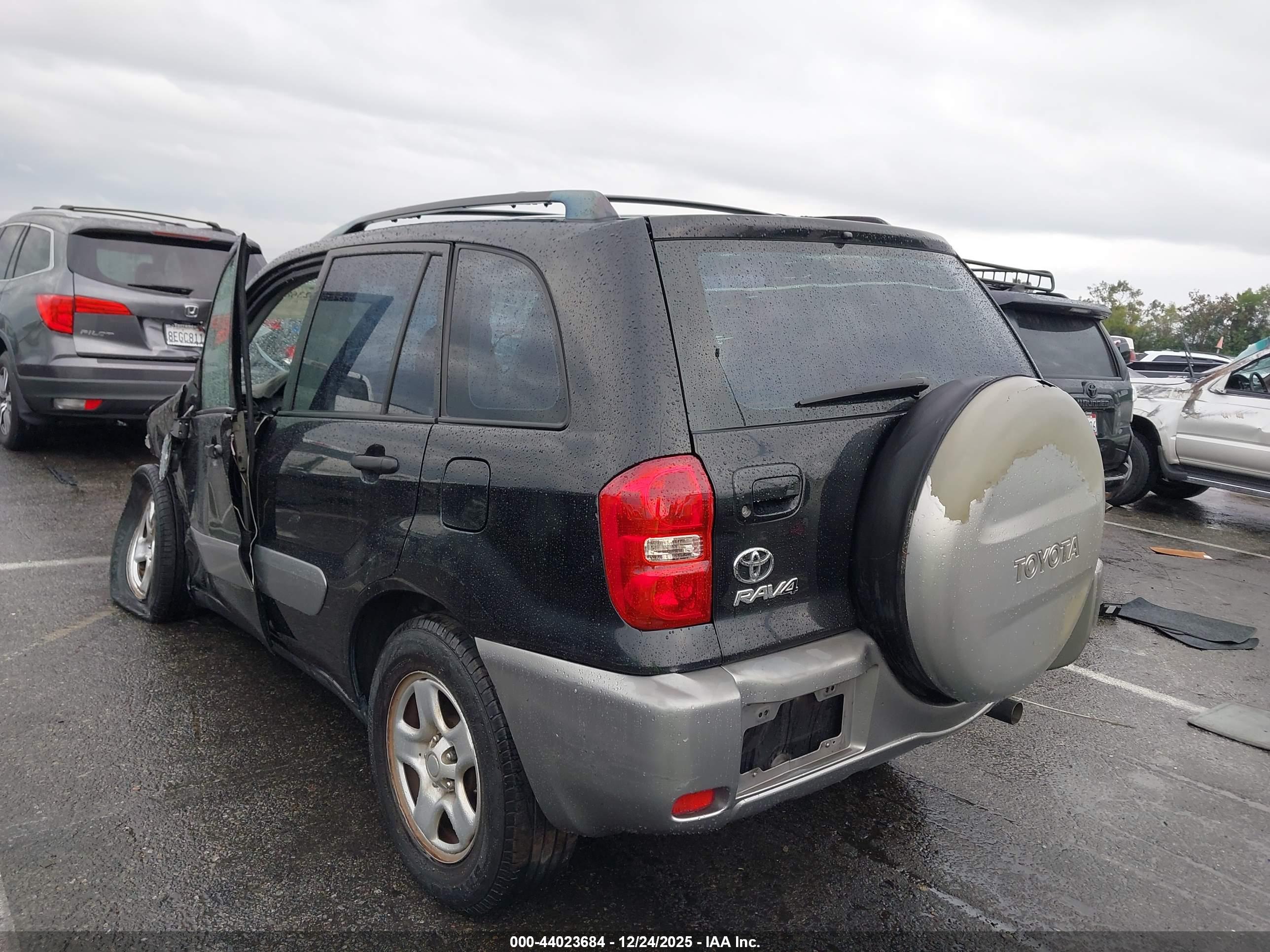 TOYOTA RAV4 image 3