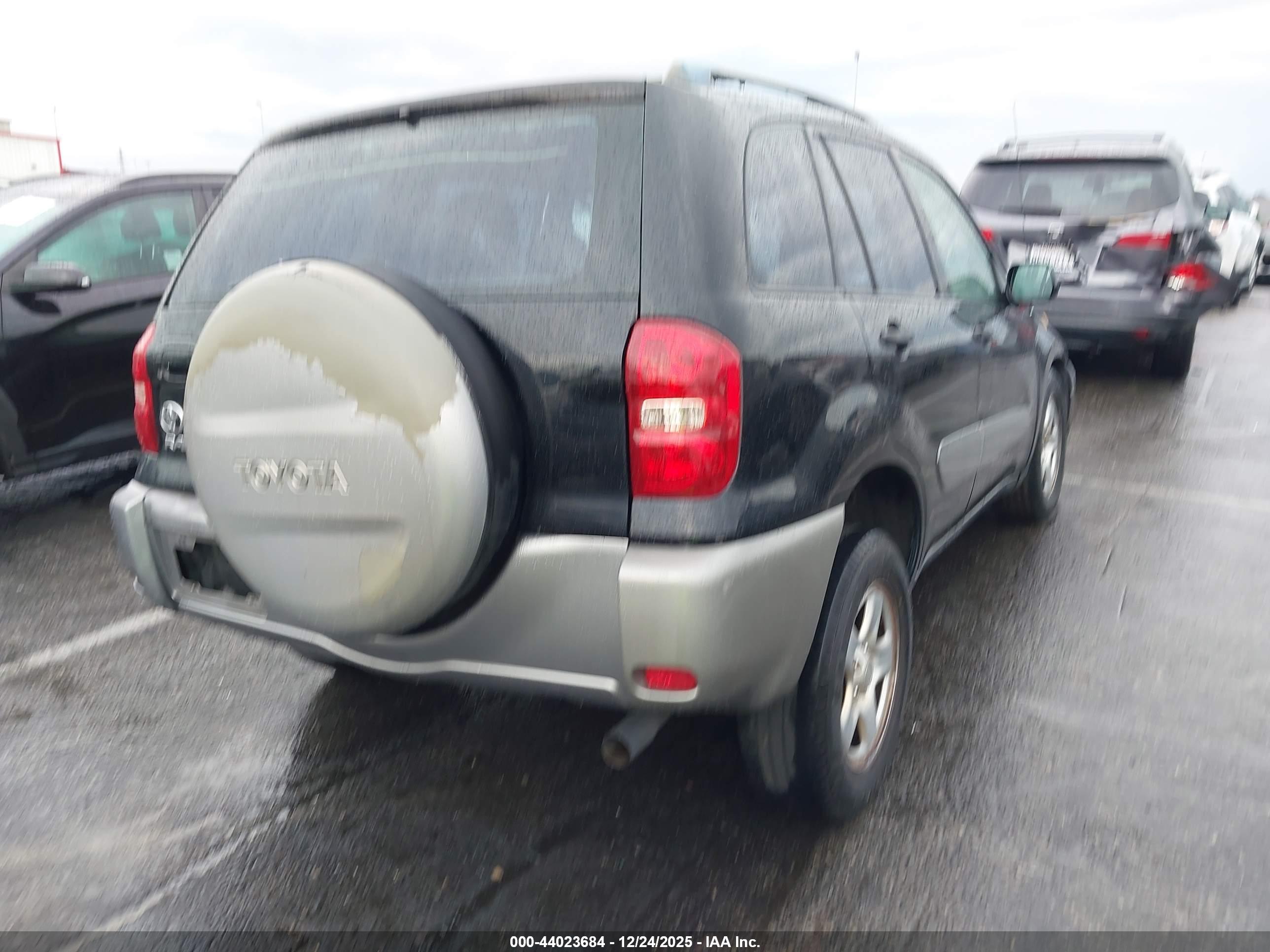 TOYOTA RAV4 image 4