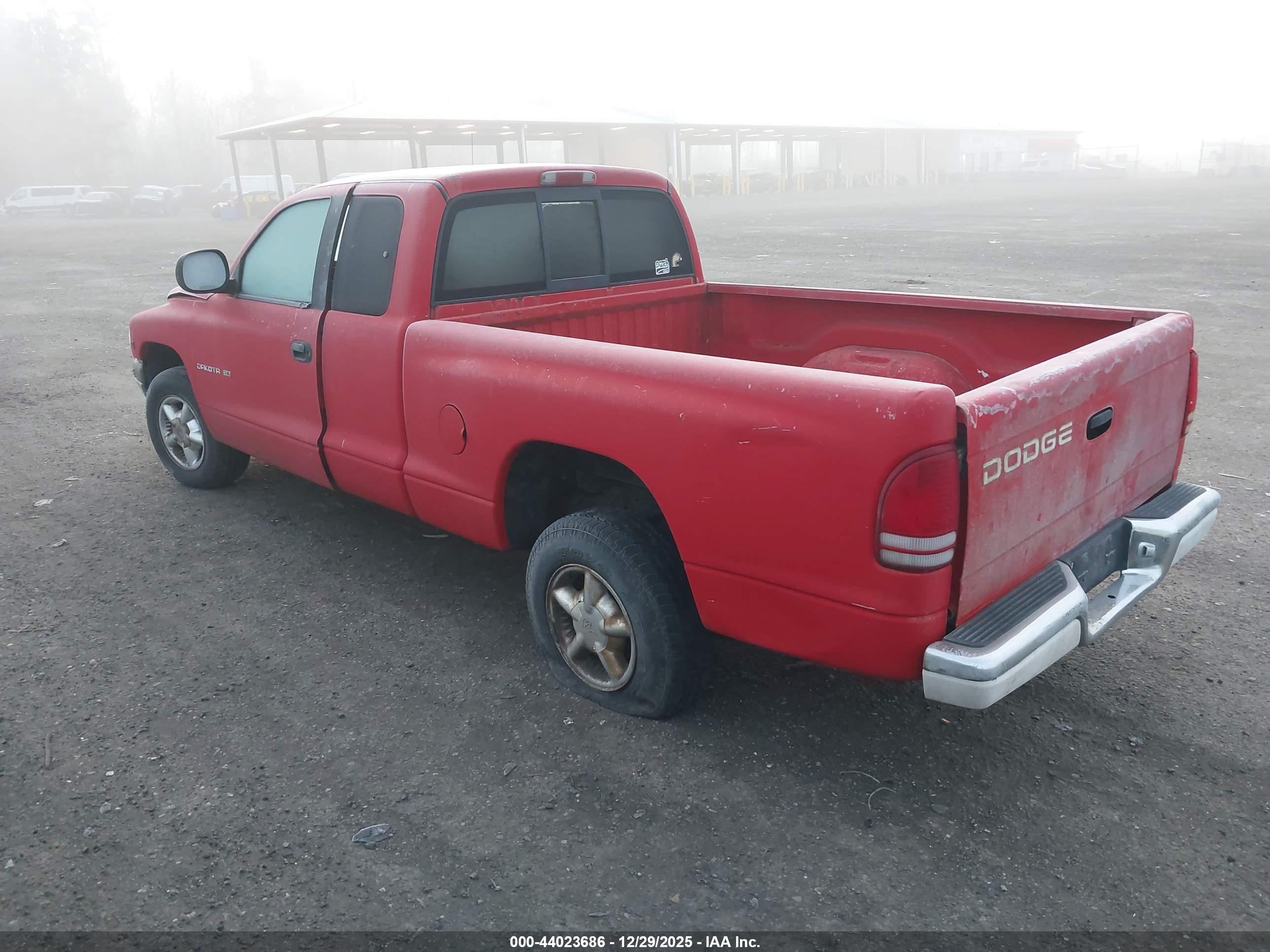 DODGE DAKOTA image 3