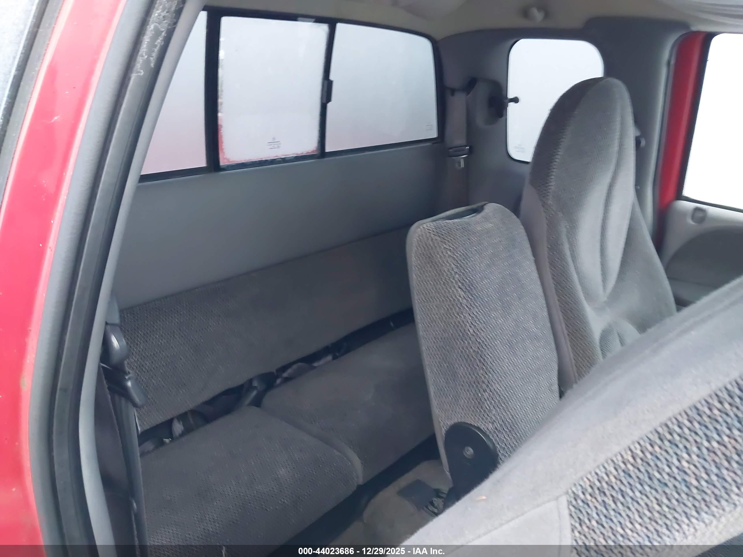 DODGE DAKOTA image 8