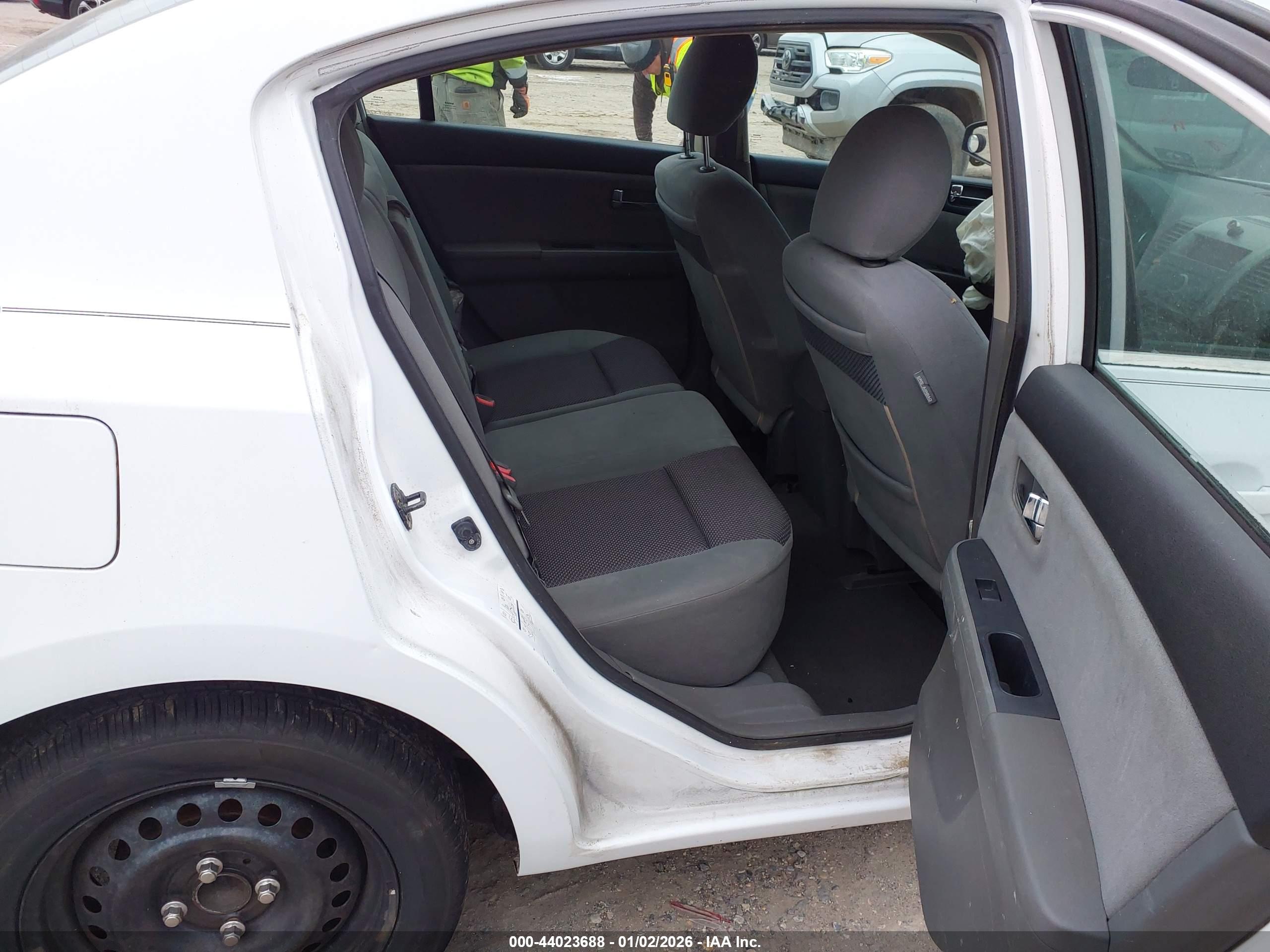 NISSAN SENTRA image 8