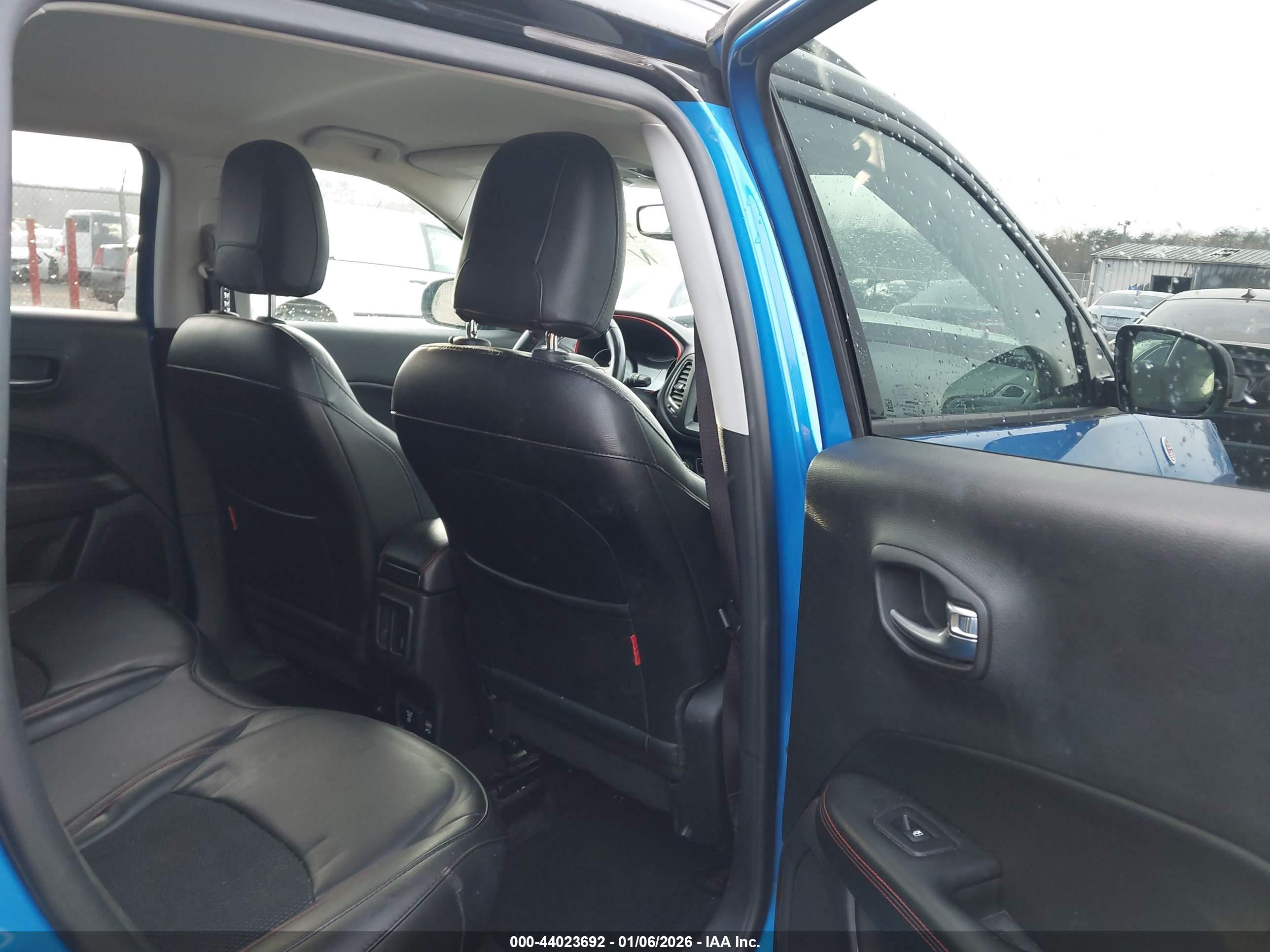 JEEP COMPASS image 8