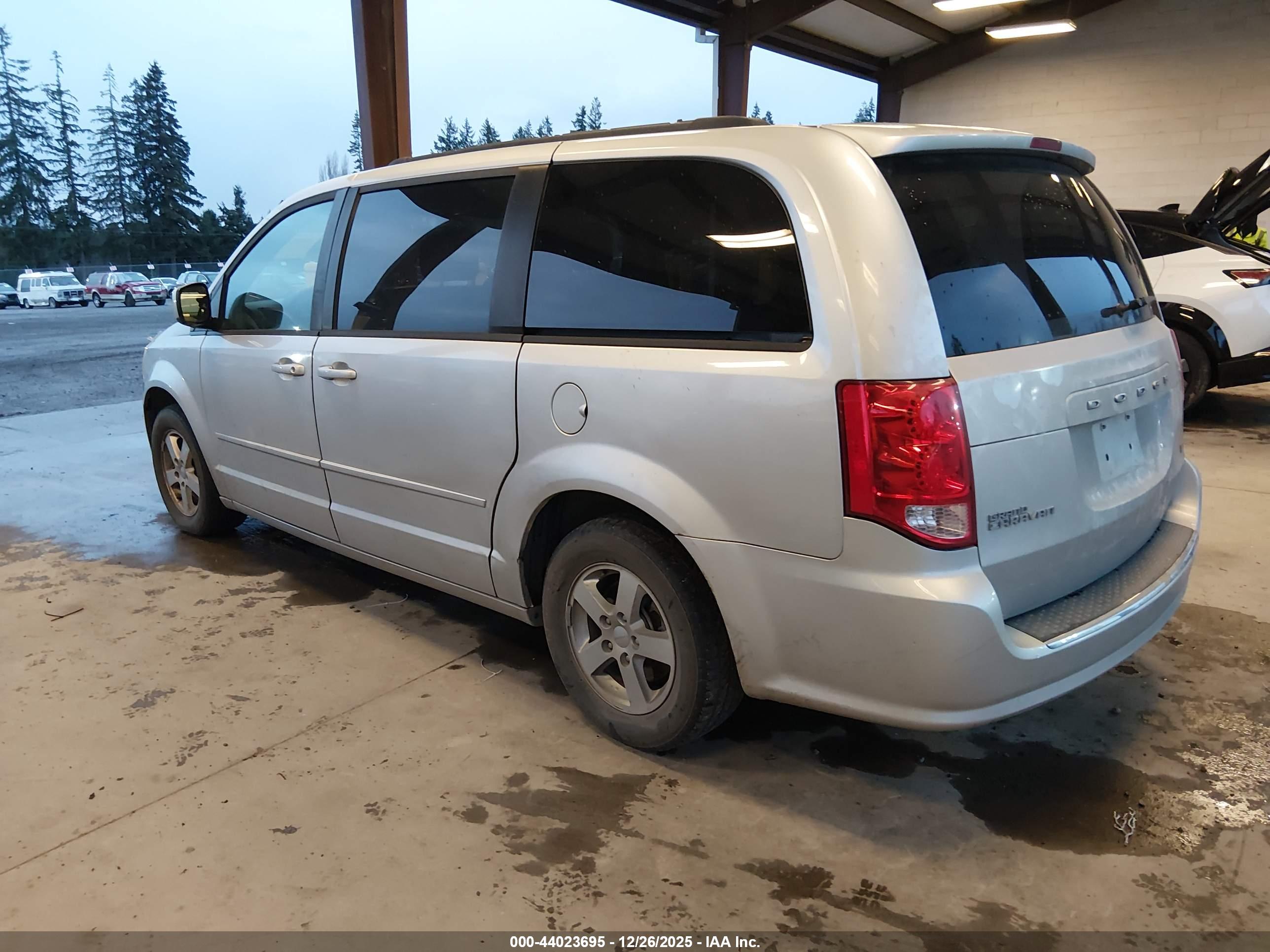 DODGE GRAND image 3