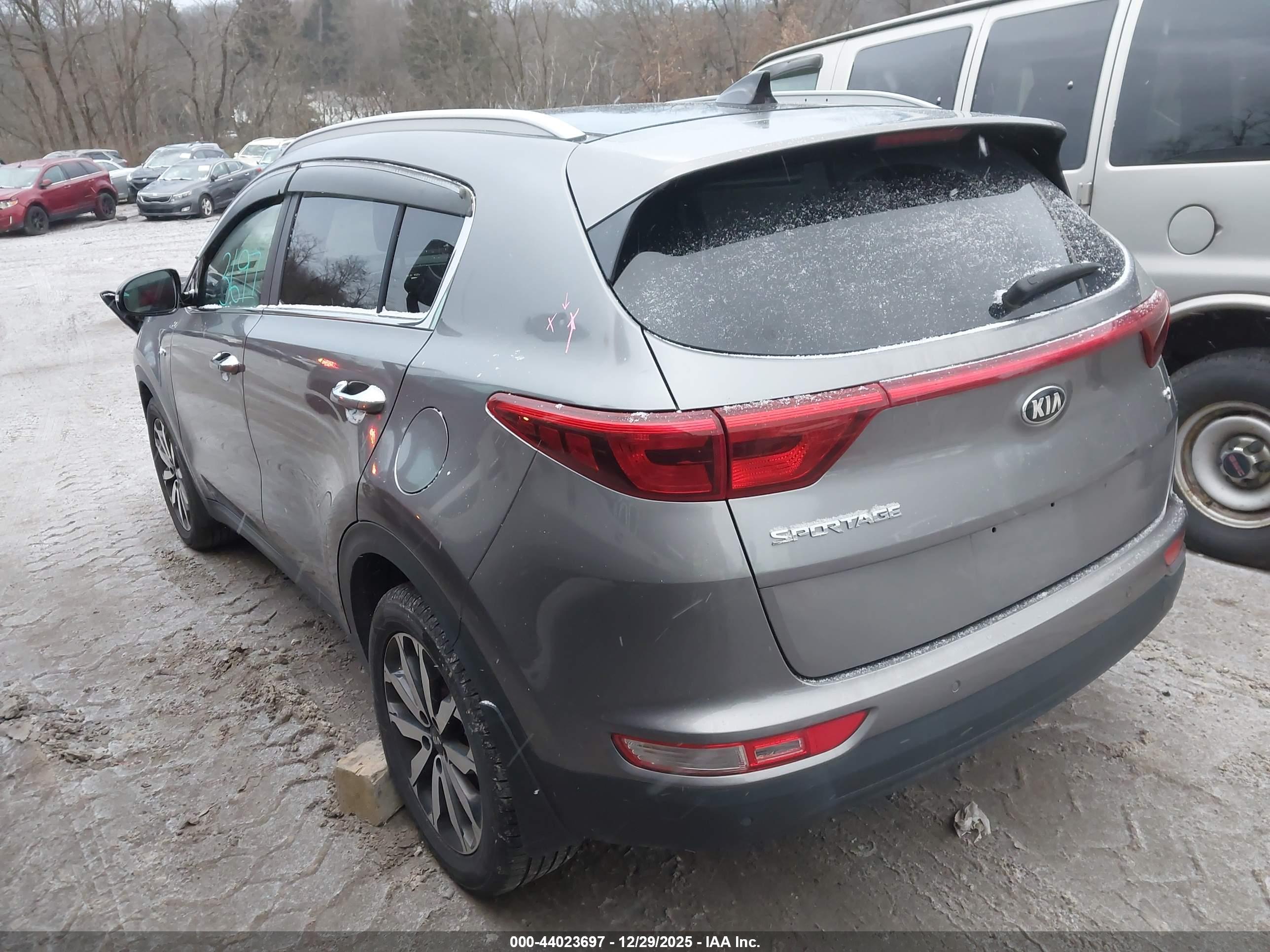 KIA SPORTAGE image 3