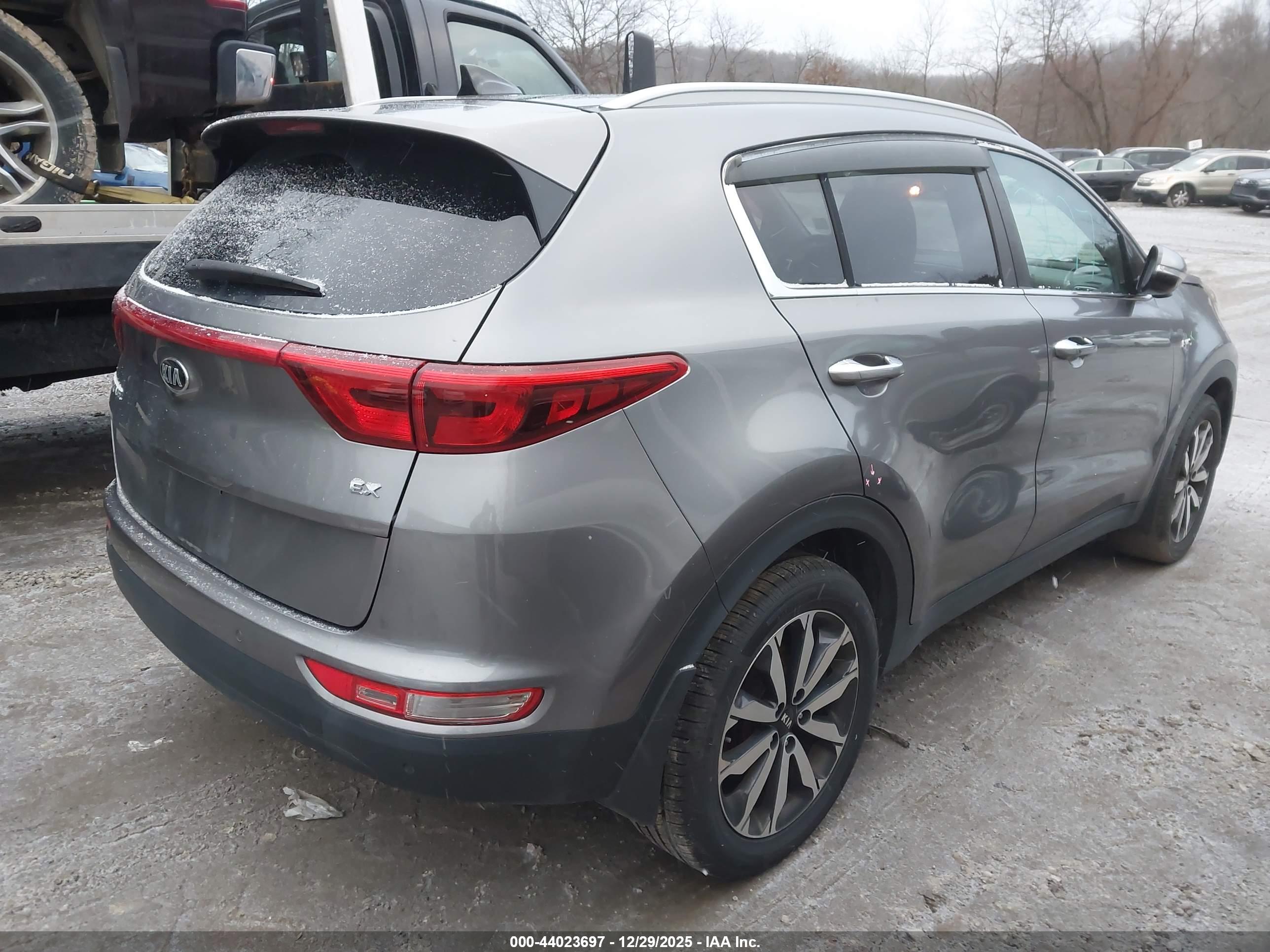 KIA SPORTAGE image 4