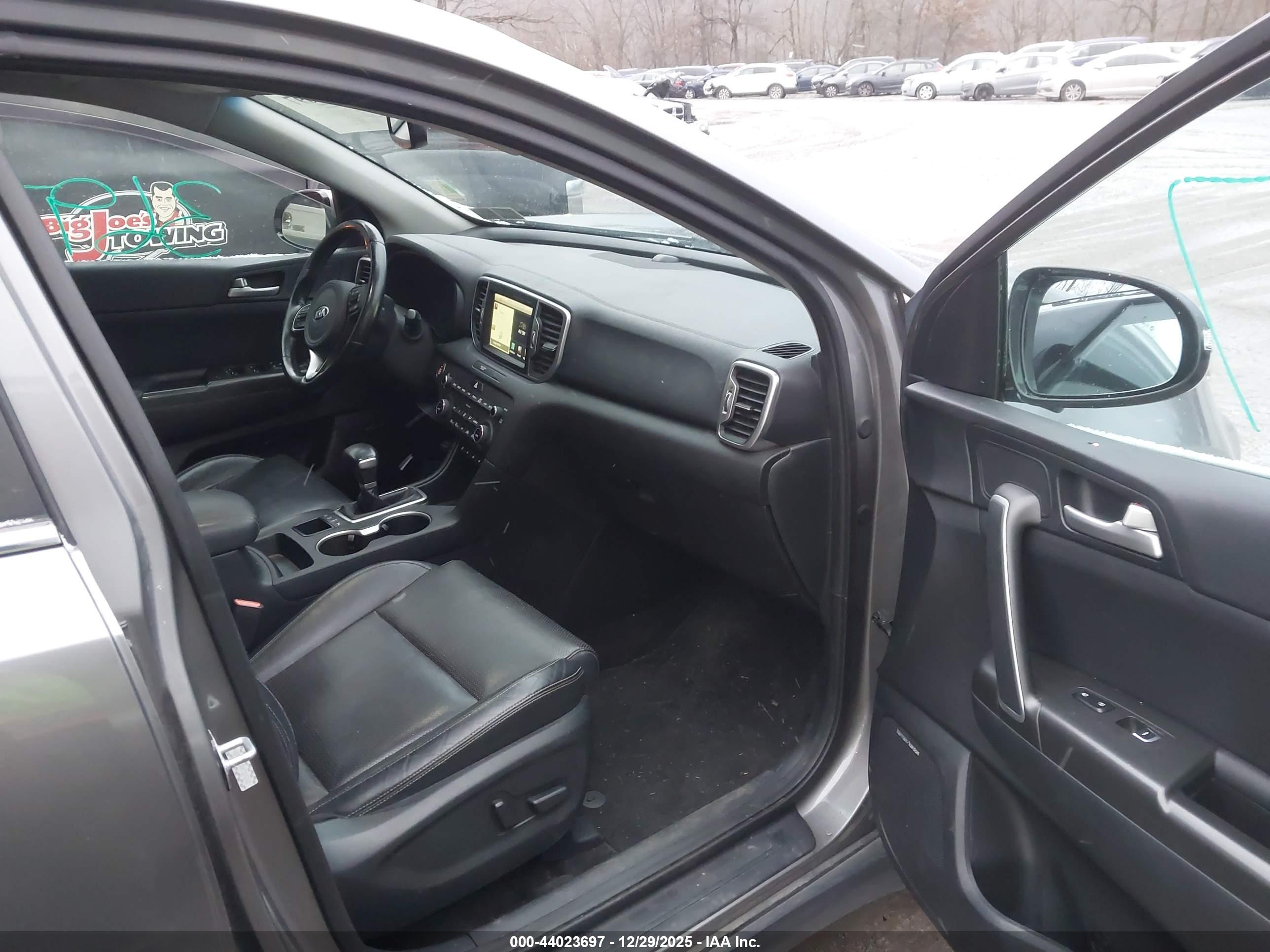 KIA SPORTAGE image 5