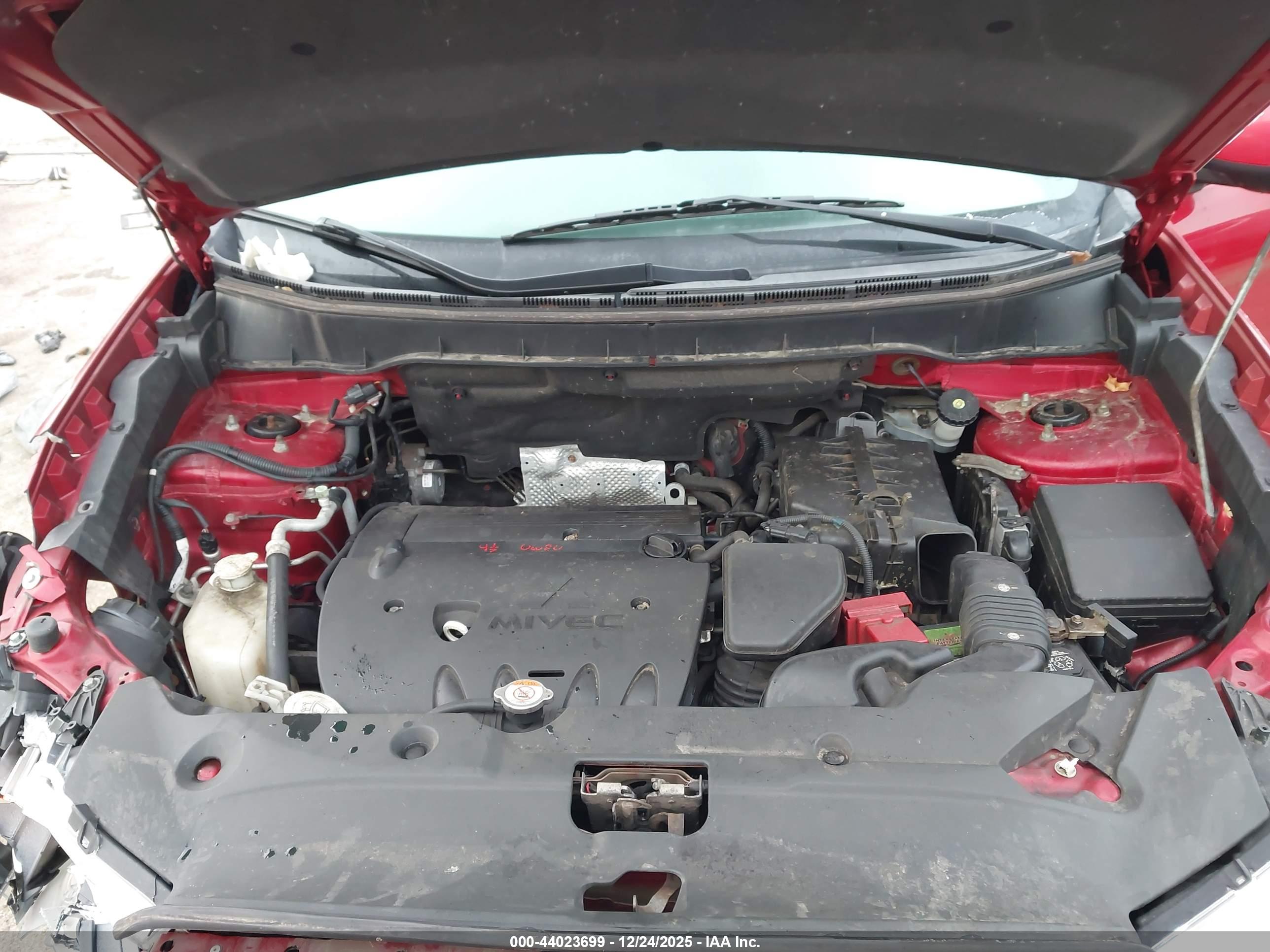 MITSUBISHI OUTLANDER image 10