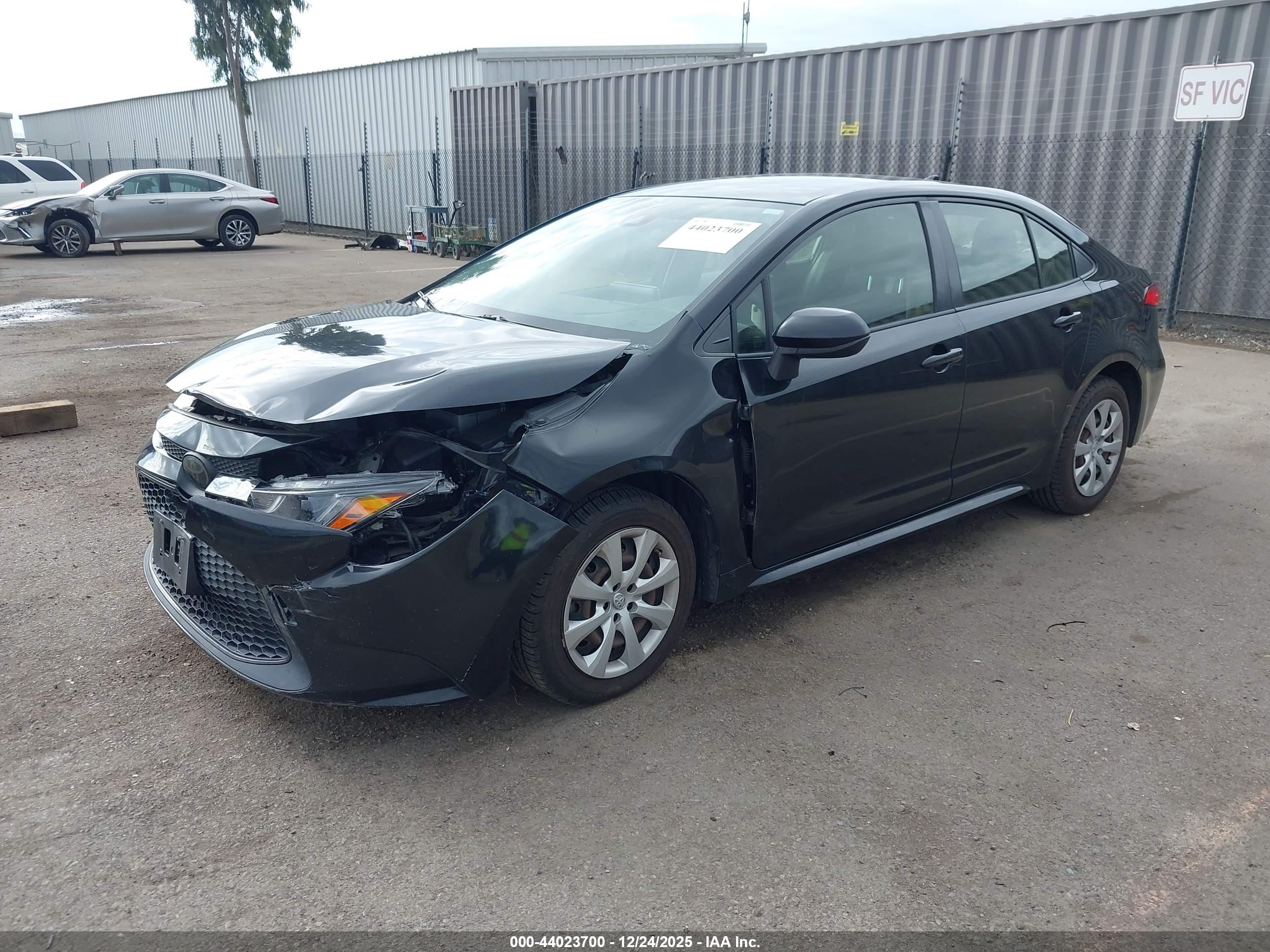 TOYOTA COROLLA image 2