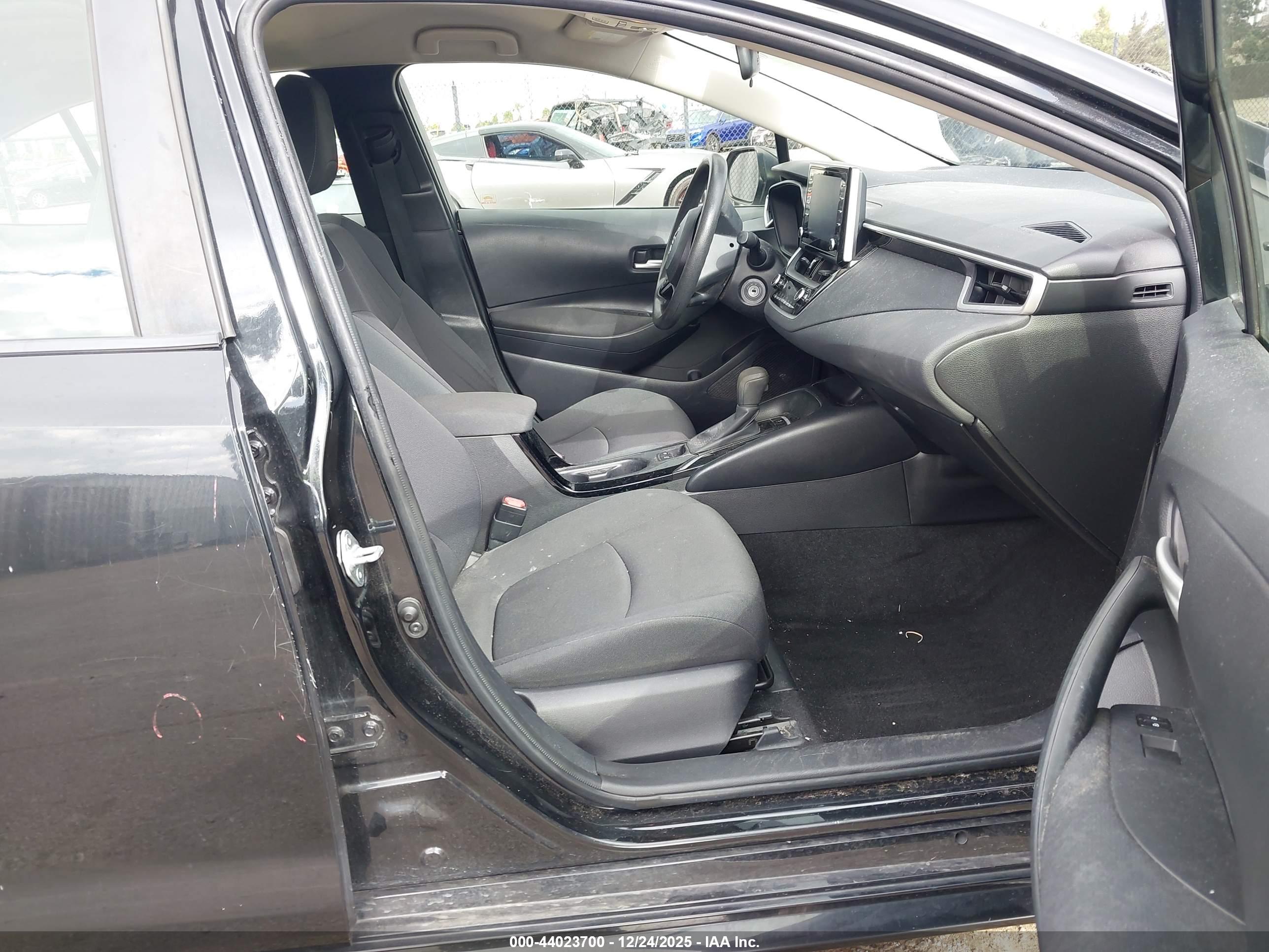 TOYOTA COROLLA image 5