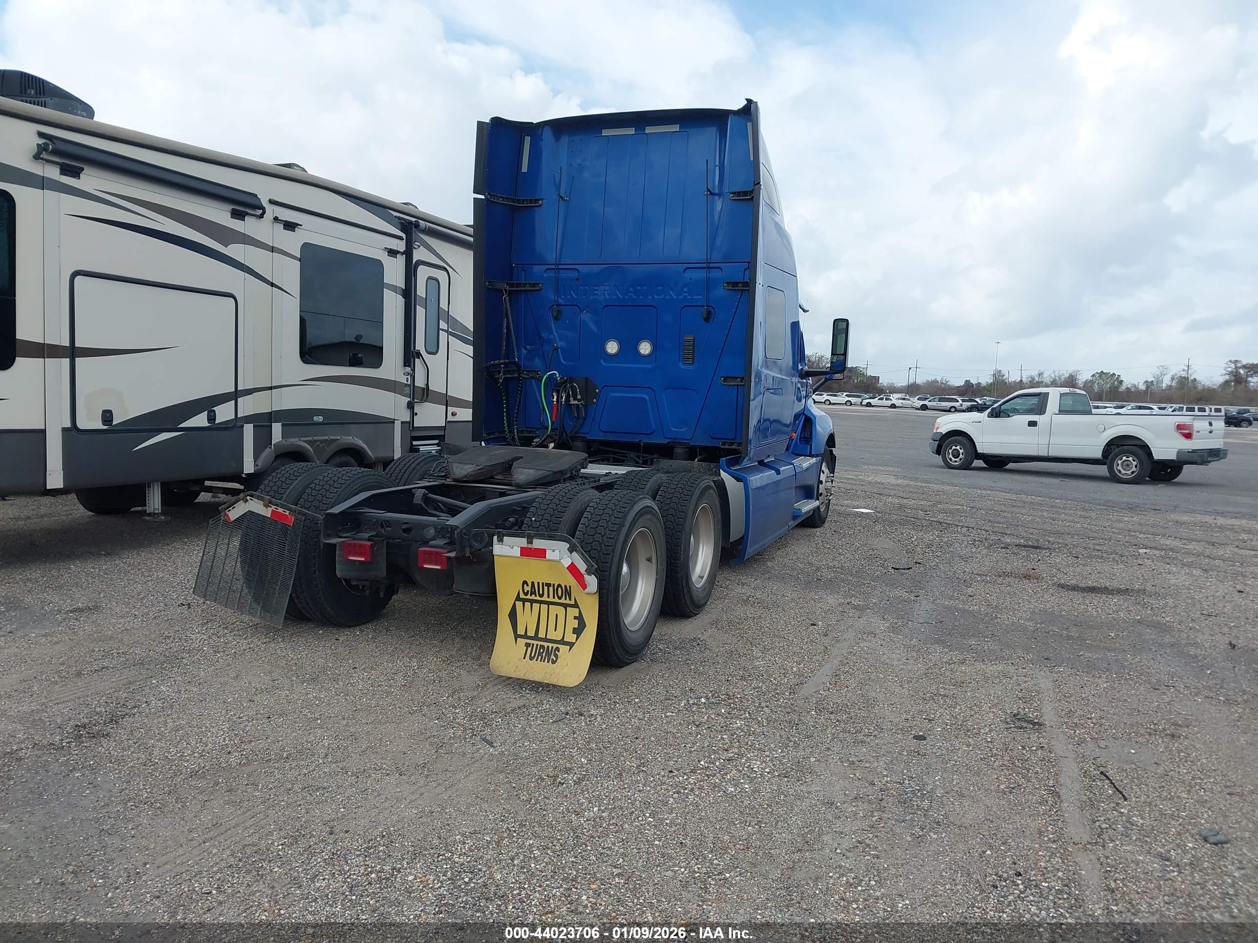 INTERNATIONAL LT image 4