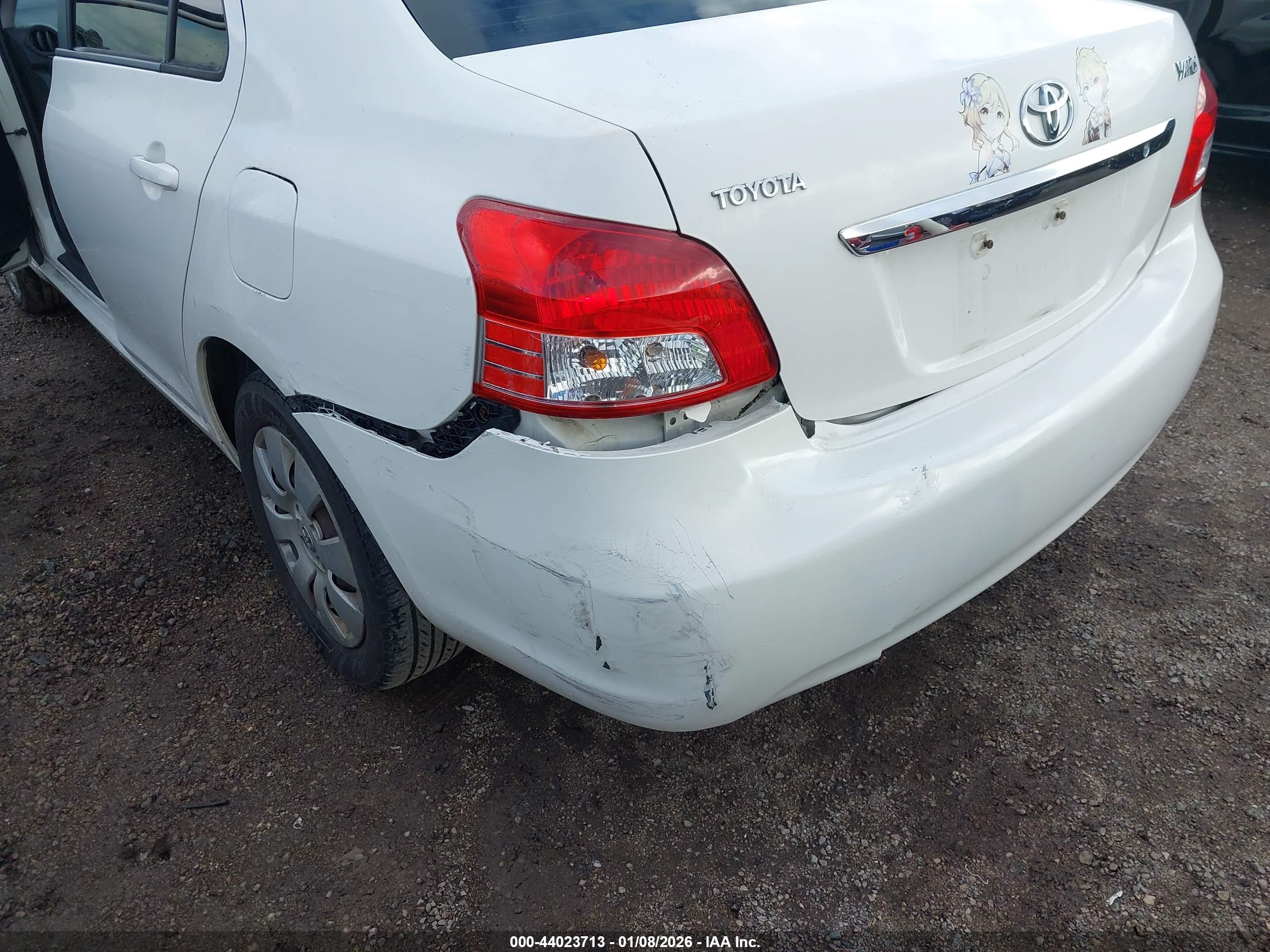 TOYOTA YARIS image 6