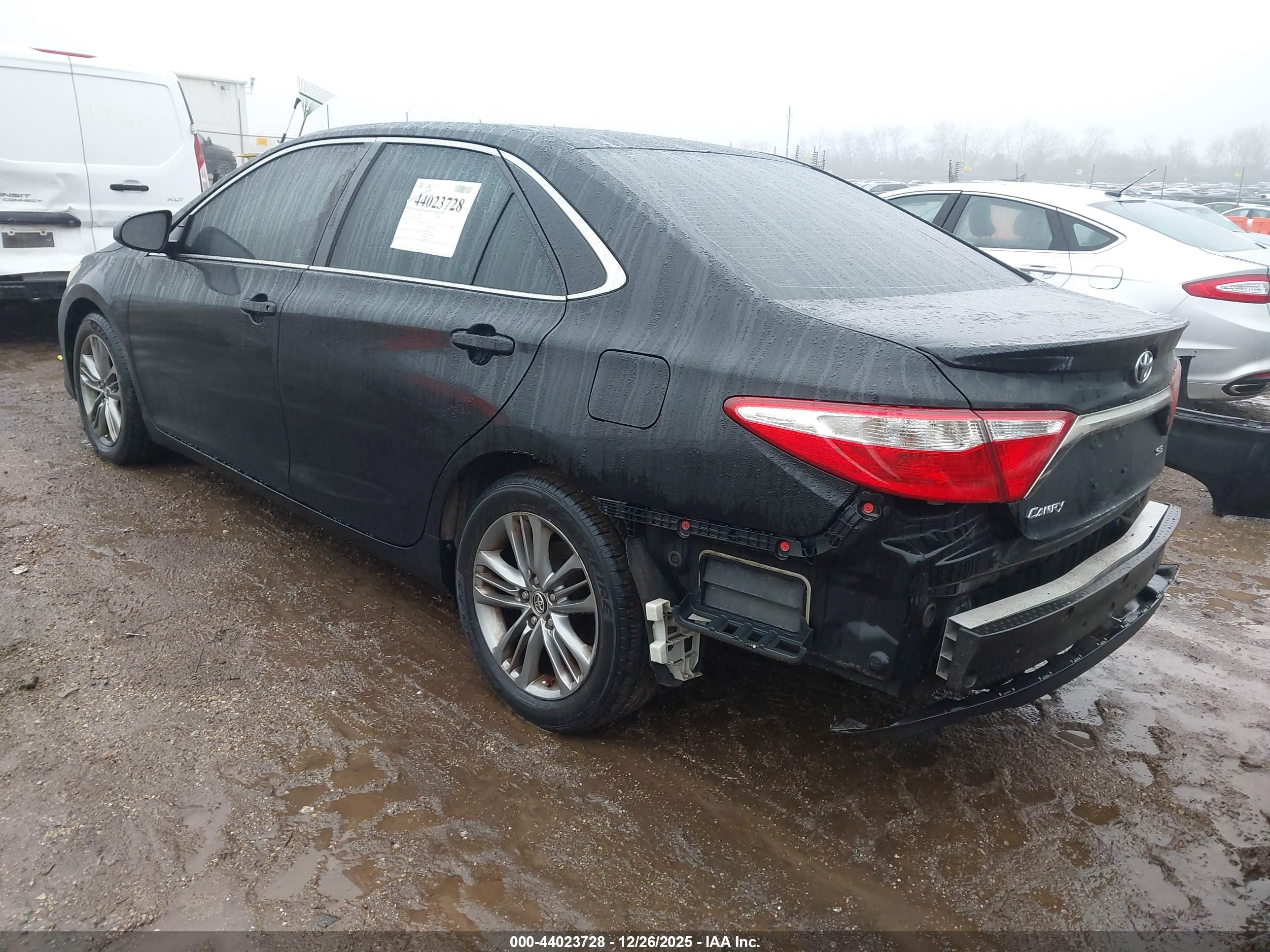 TOYOTA CAMRY image 3