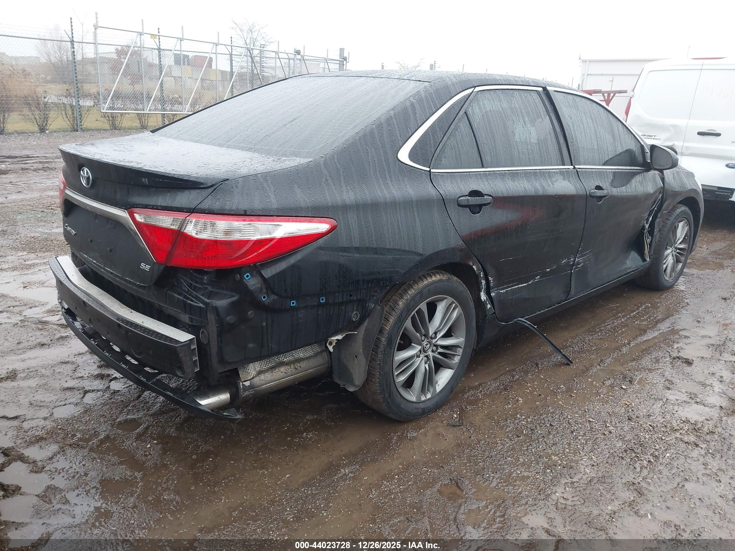 TOYOTA CAMRY image 4