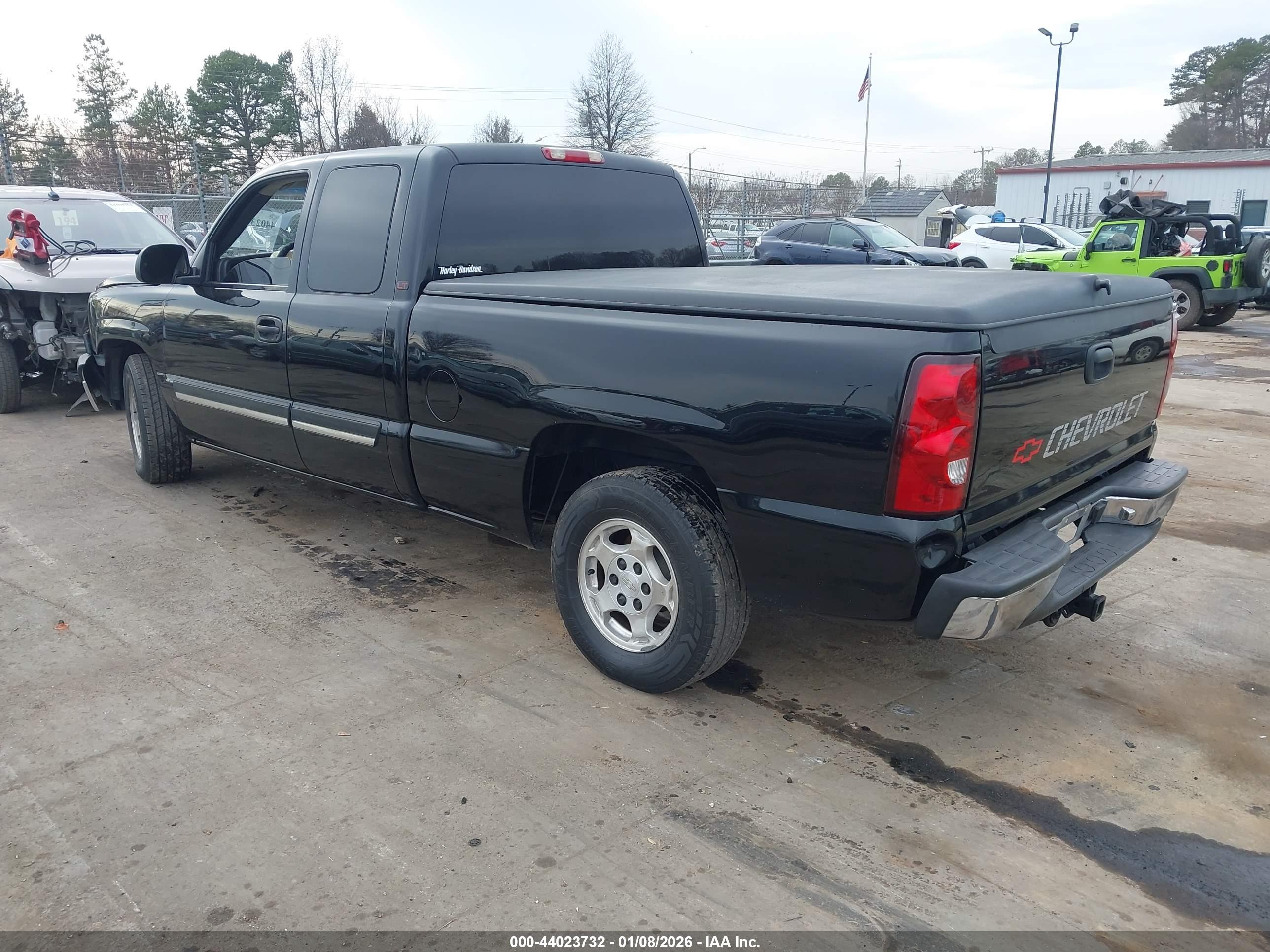 CHEVROLET SILVERADO image 3