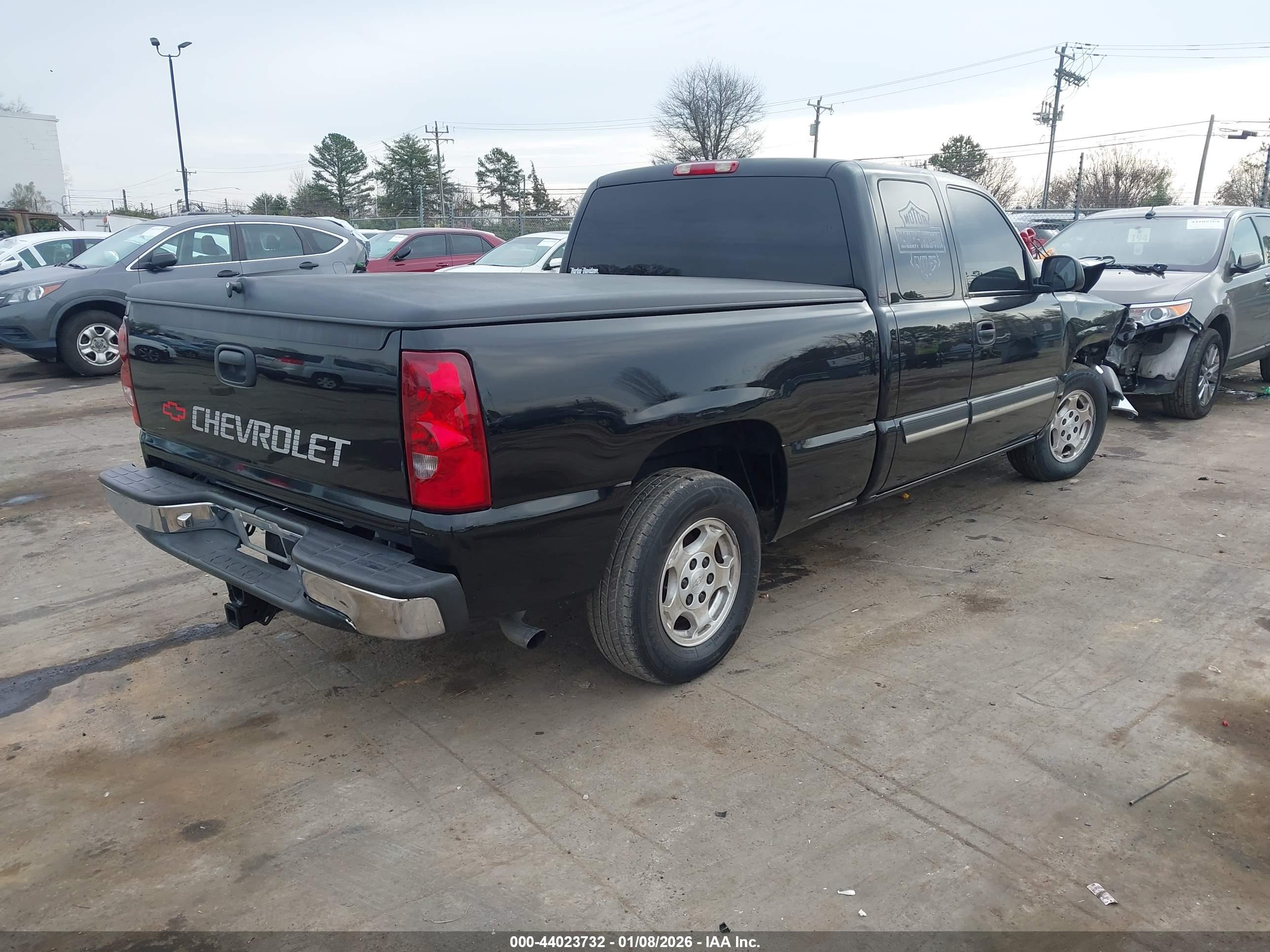 CHEVROLET SILVERADO image 4