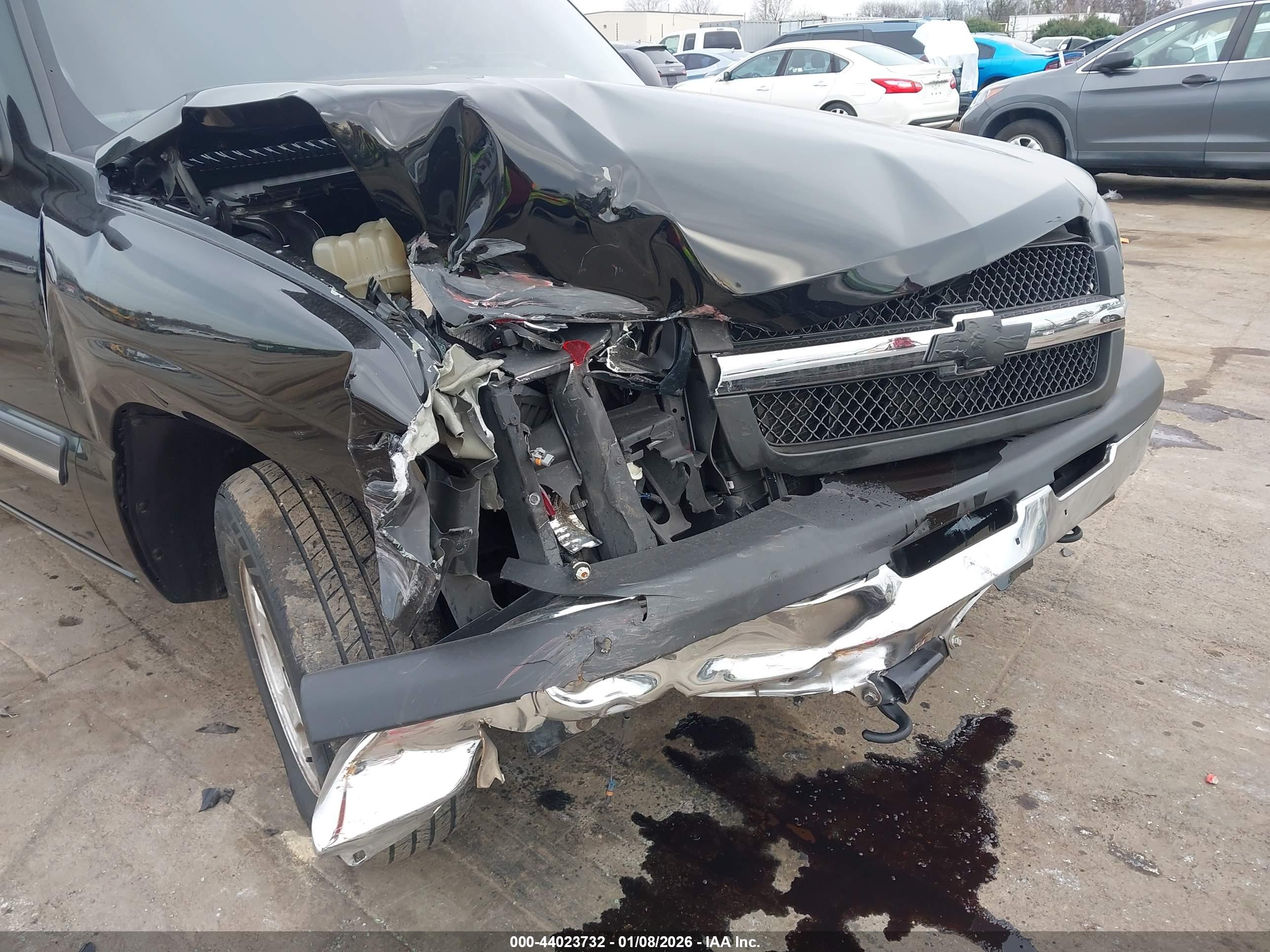 CHEVROLET SILVERADO image 6