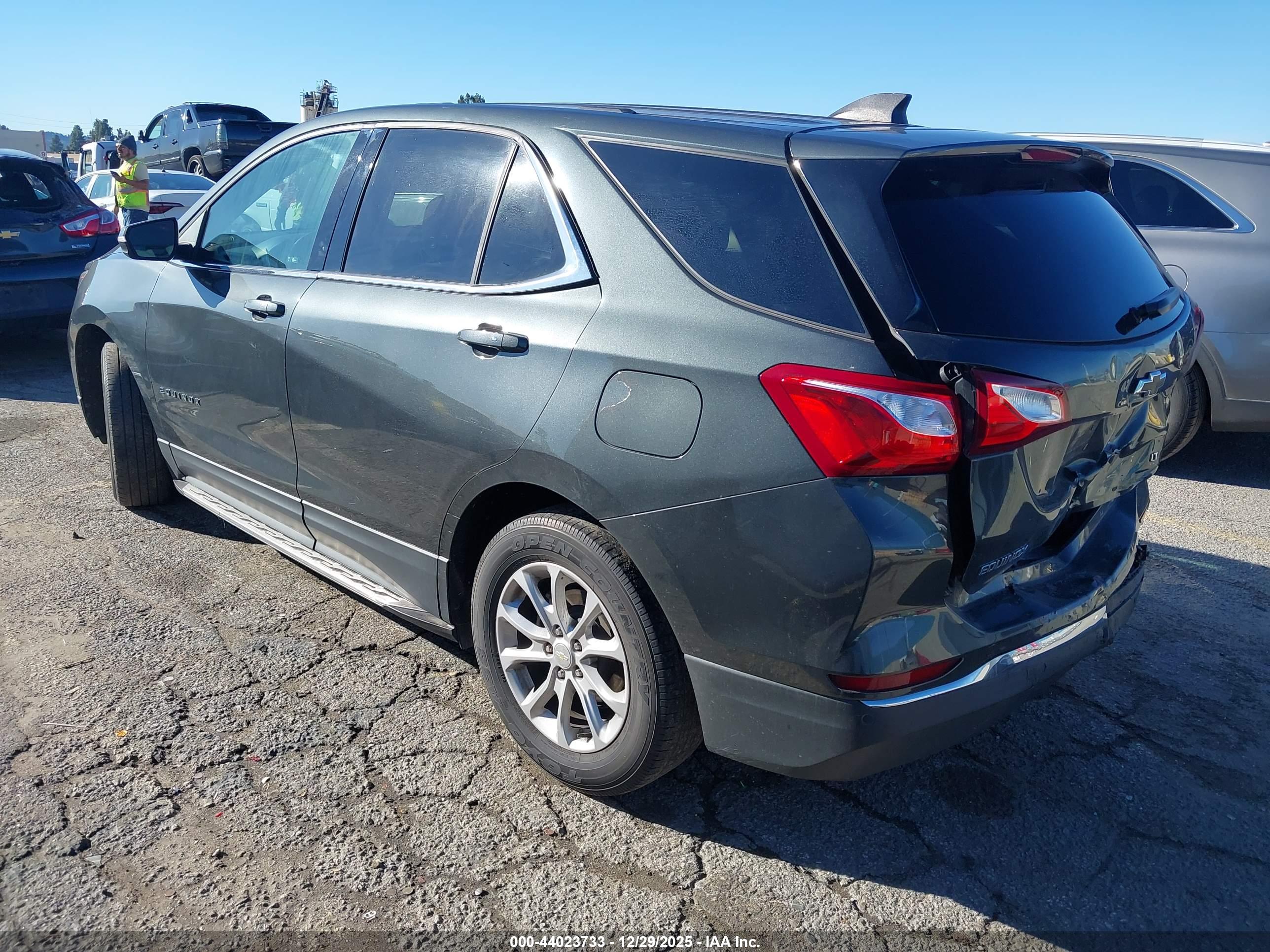 CHEVROLET EQUINOX image 3