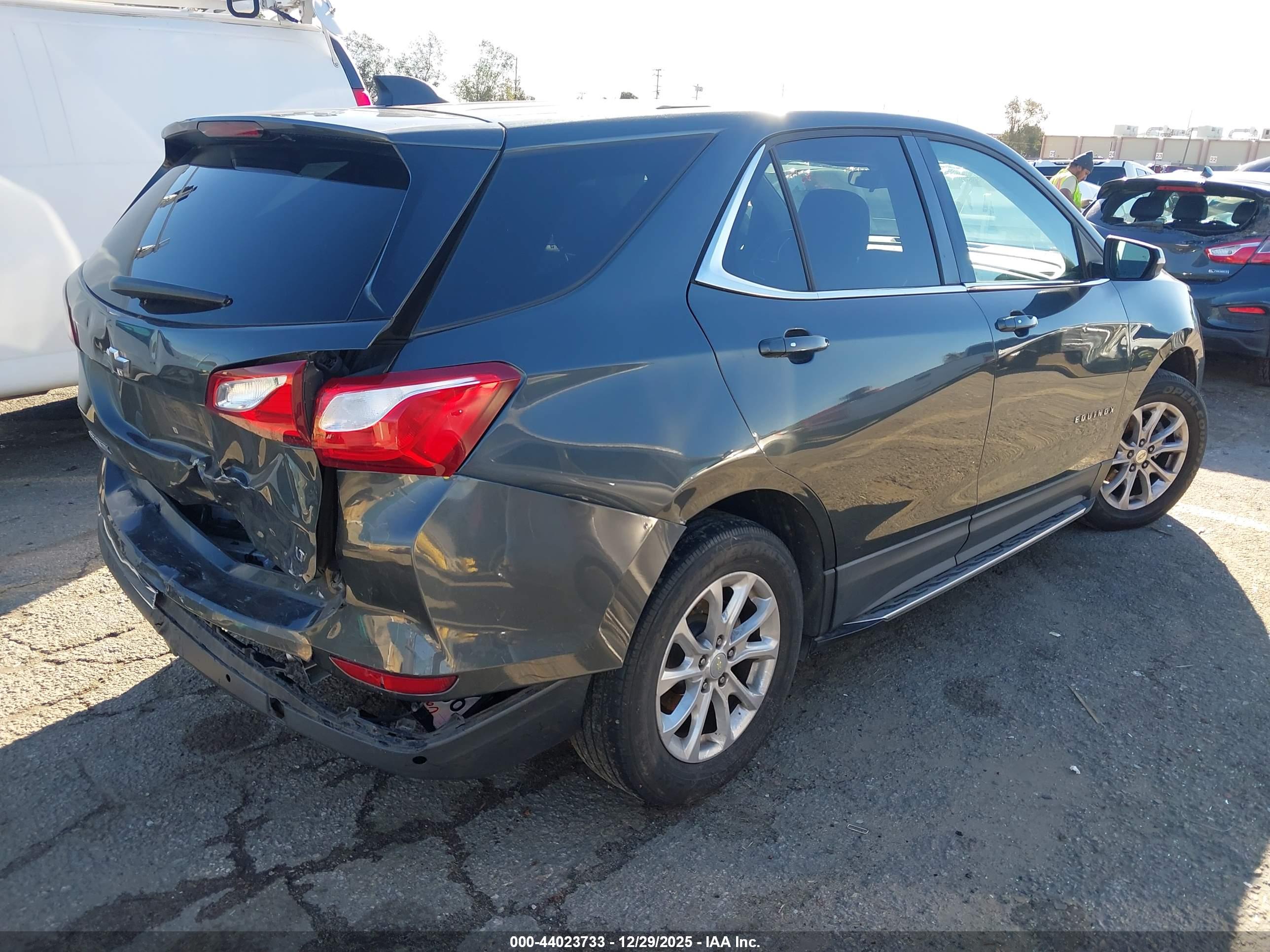 CHEVROLET EQUINOX image 4