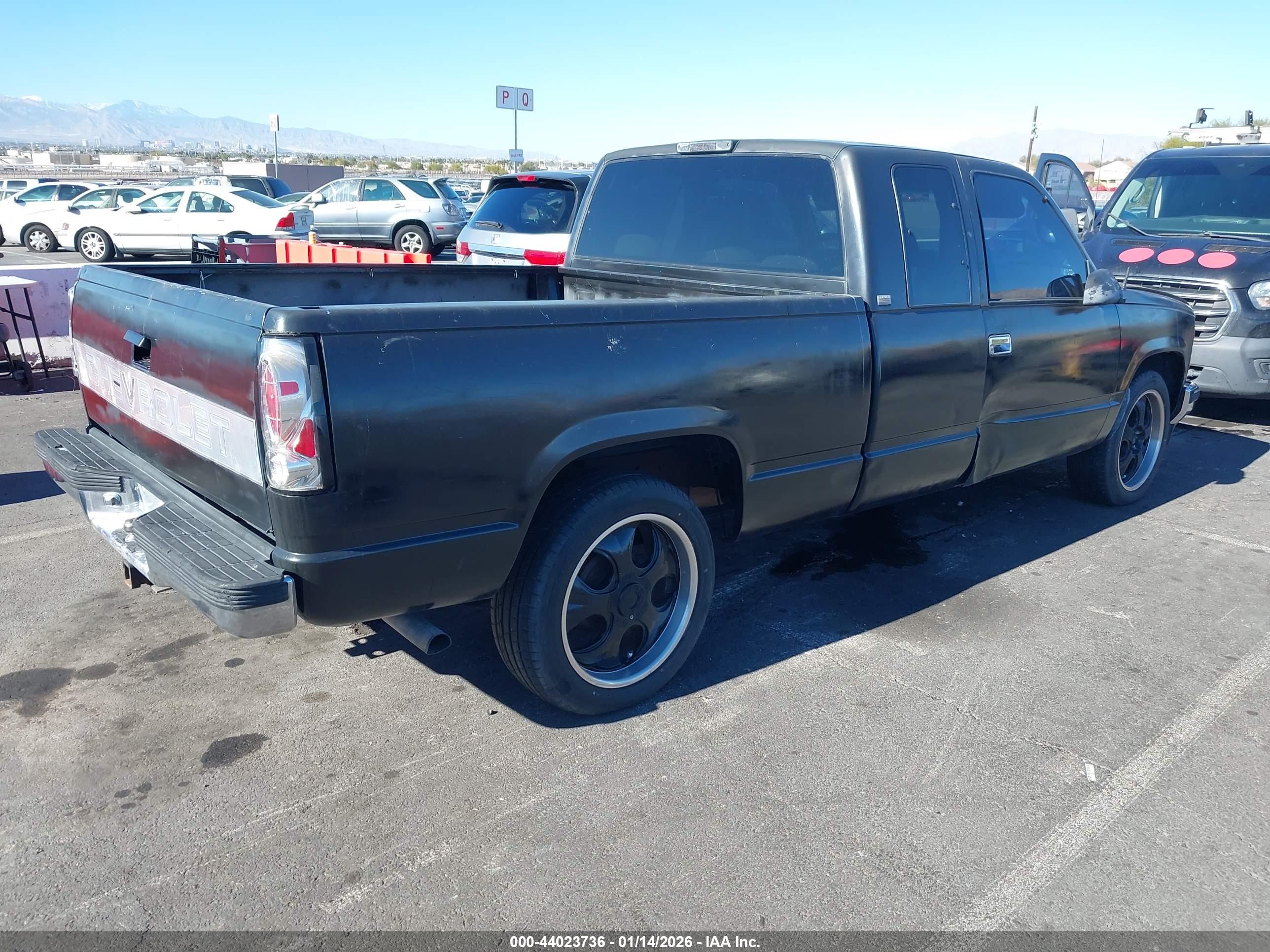 CHEVROLET GMT-400 image 4
