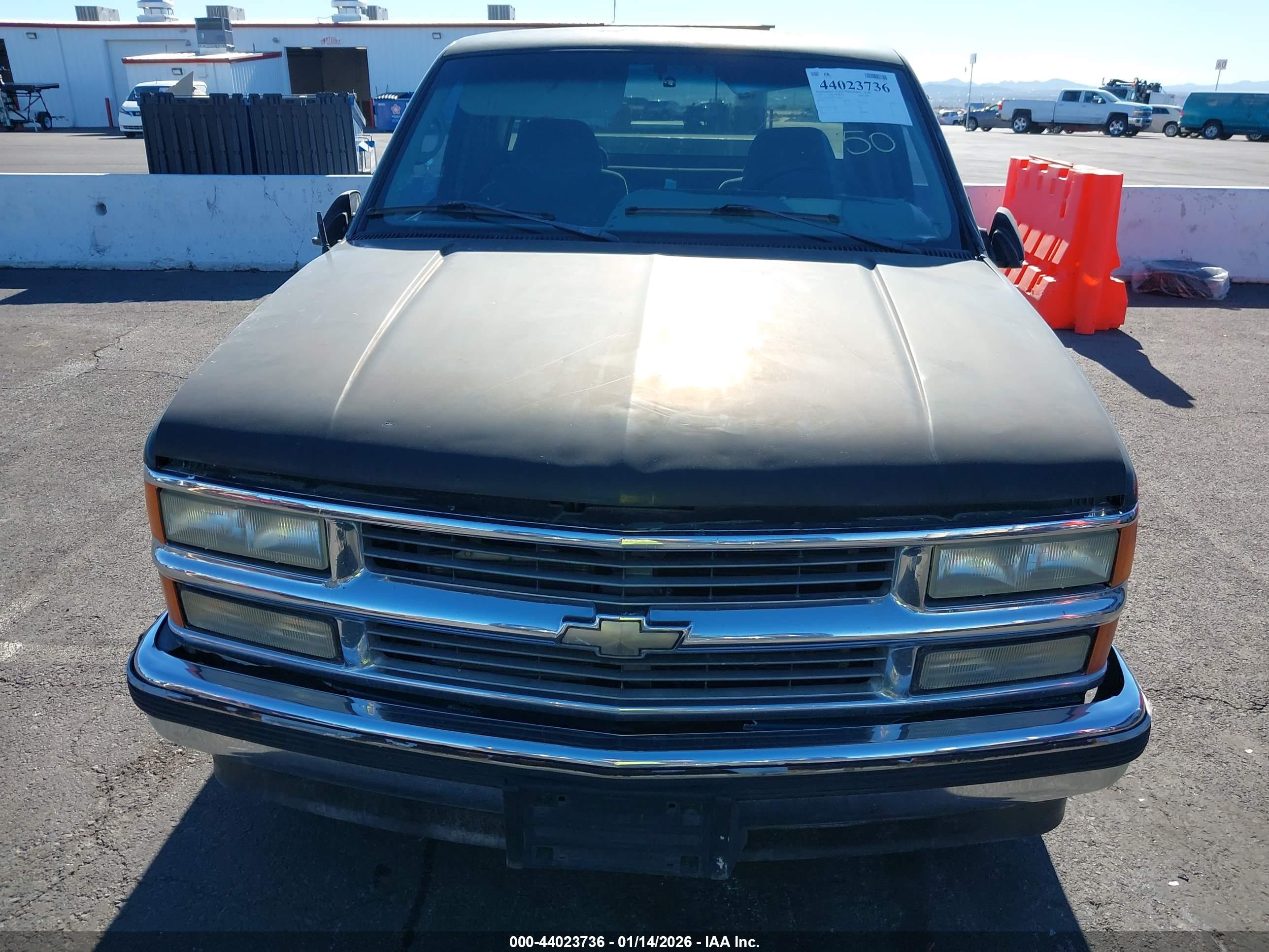 CHEVROLET GMT-400 image 6
