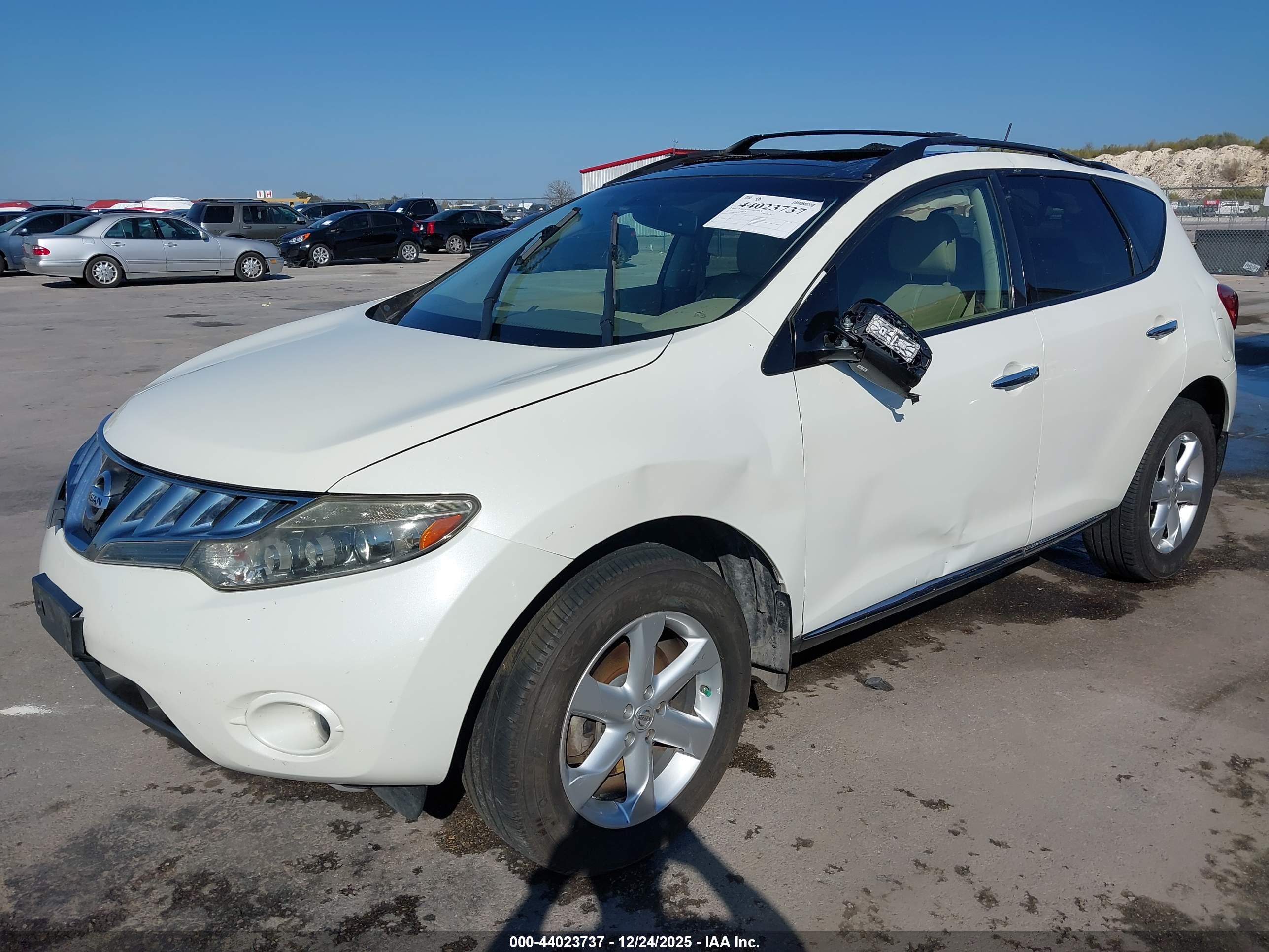 NISSAN MURANO image 2