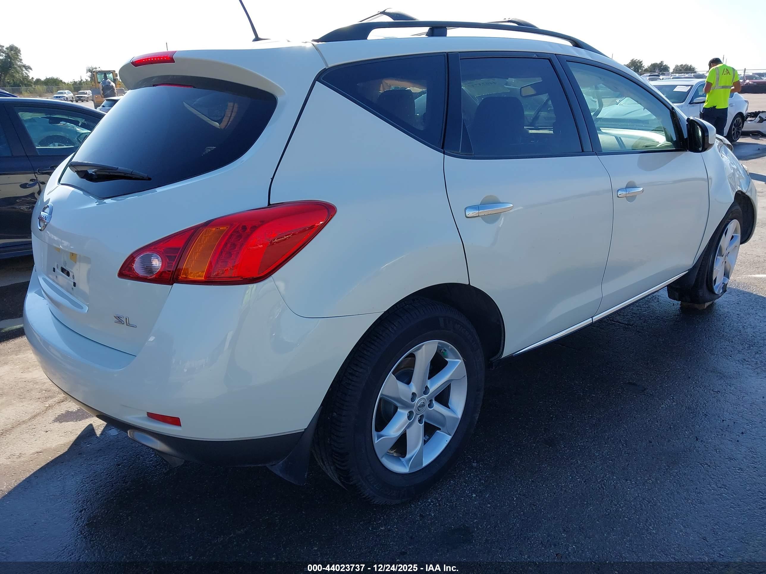 NISSAN MURANO image 4