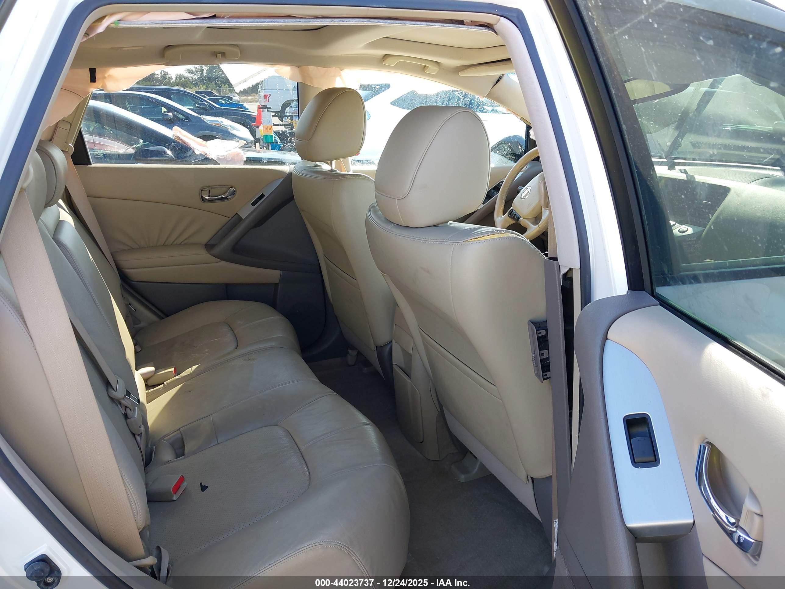 NISSAN MURANO image 8