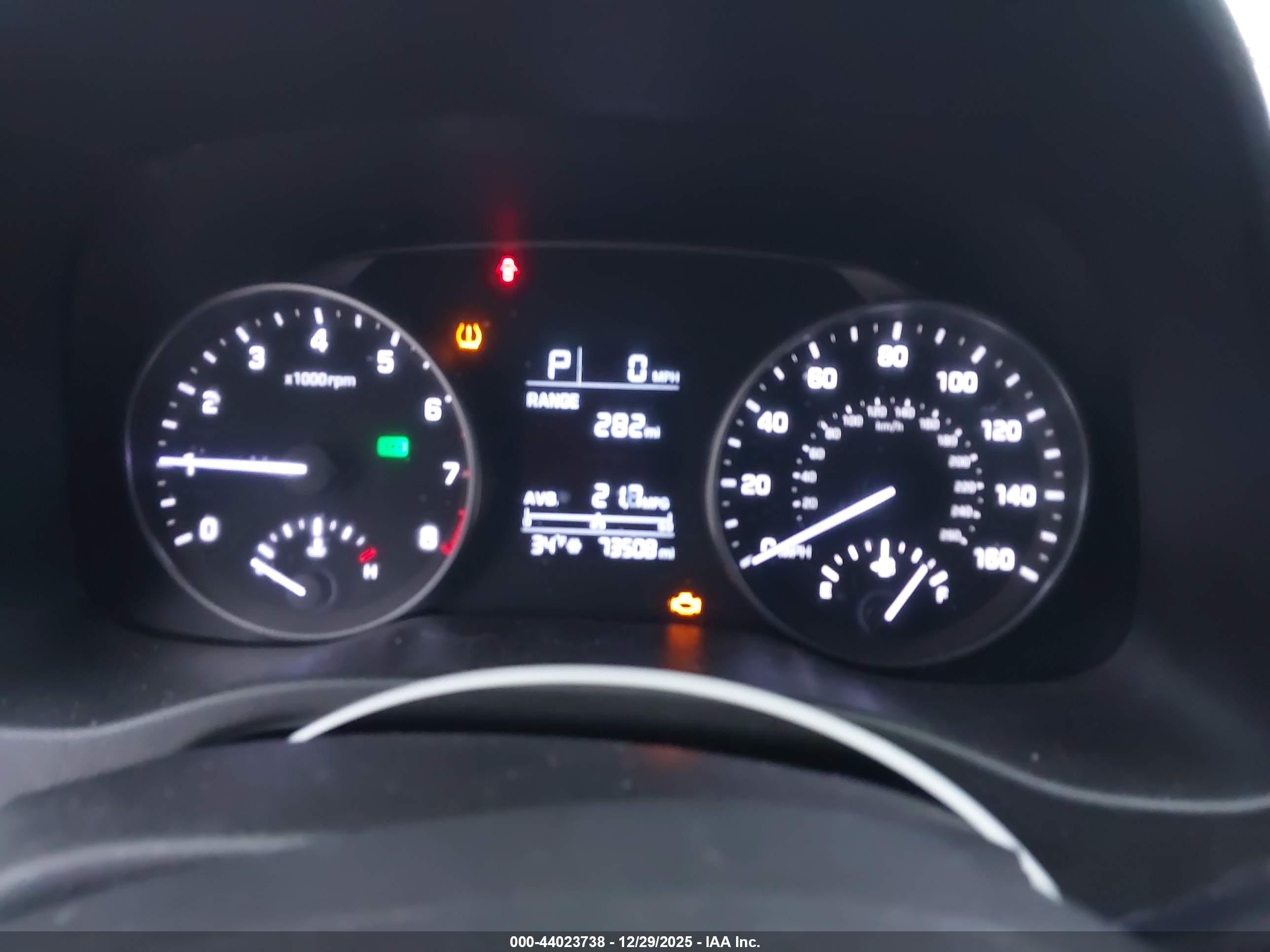 HYUNDAI ELANTRA image 7