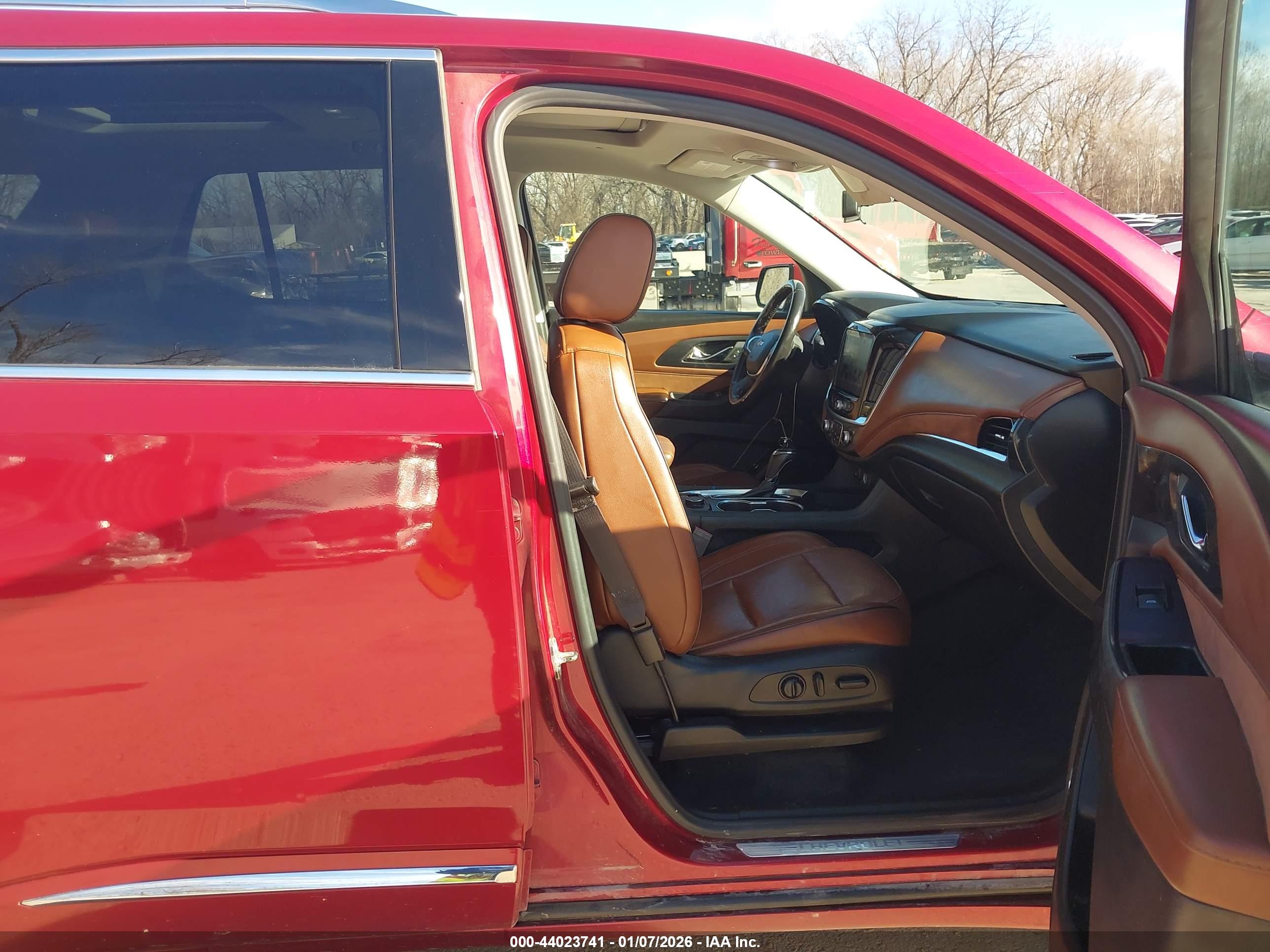 CHEVROLET TRAVERSE image 5