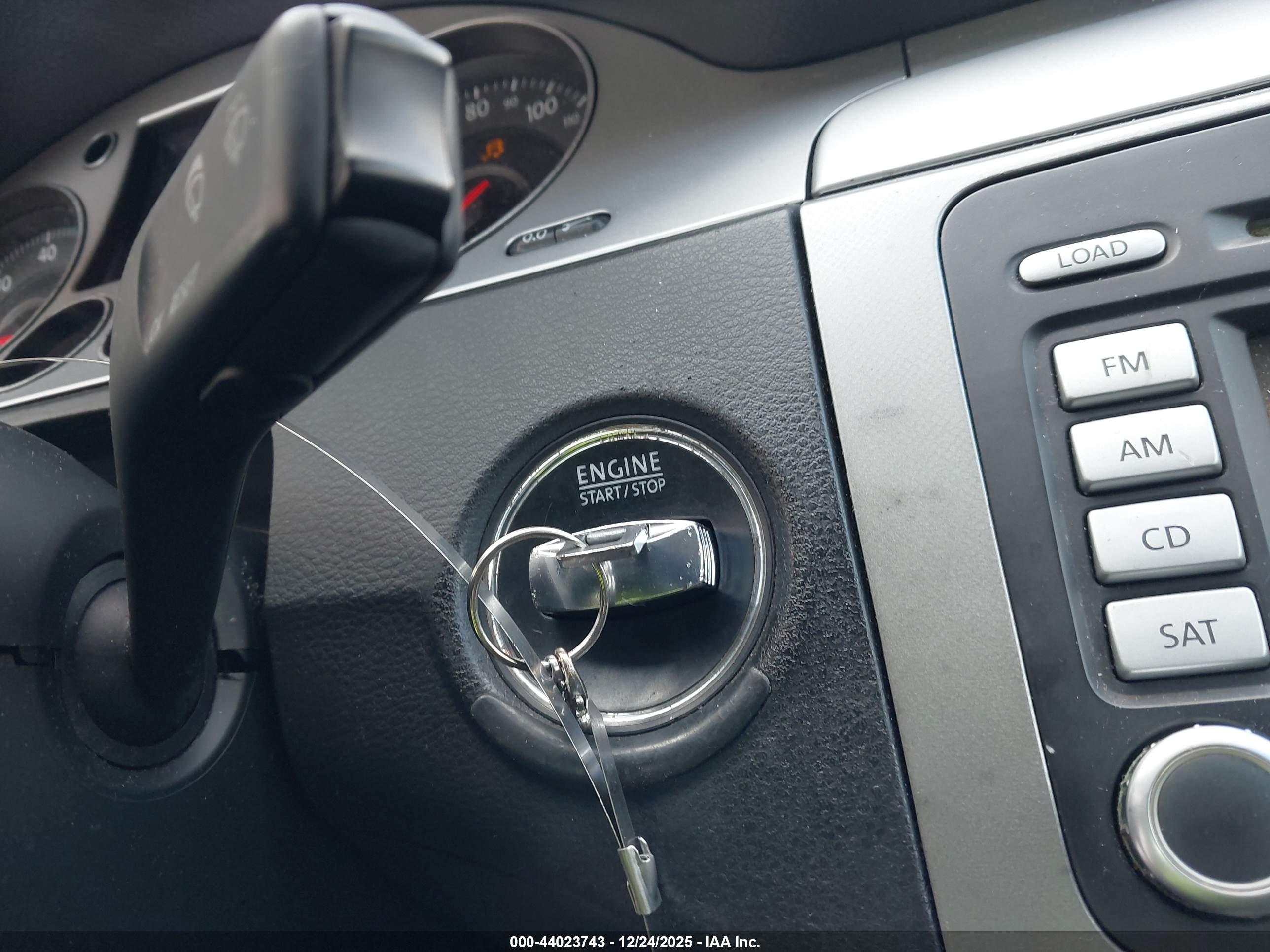 VOLKSWAGEN PASSAT image 11