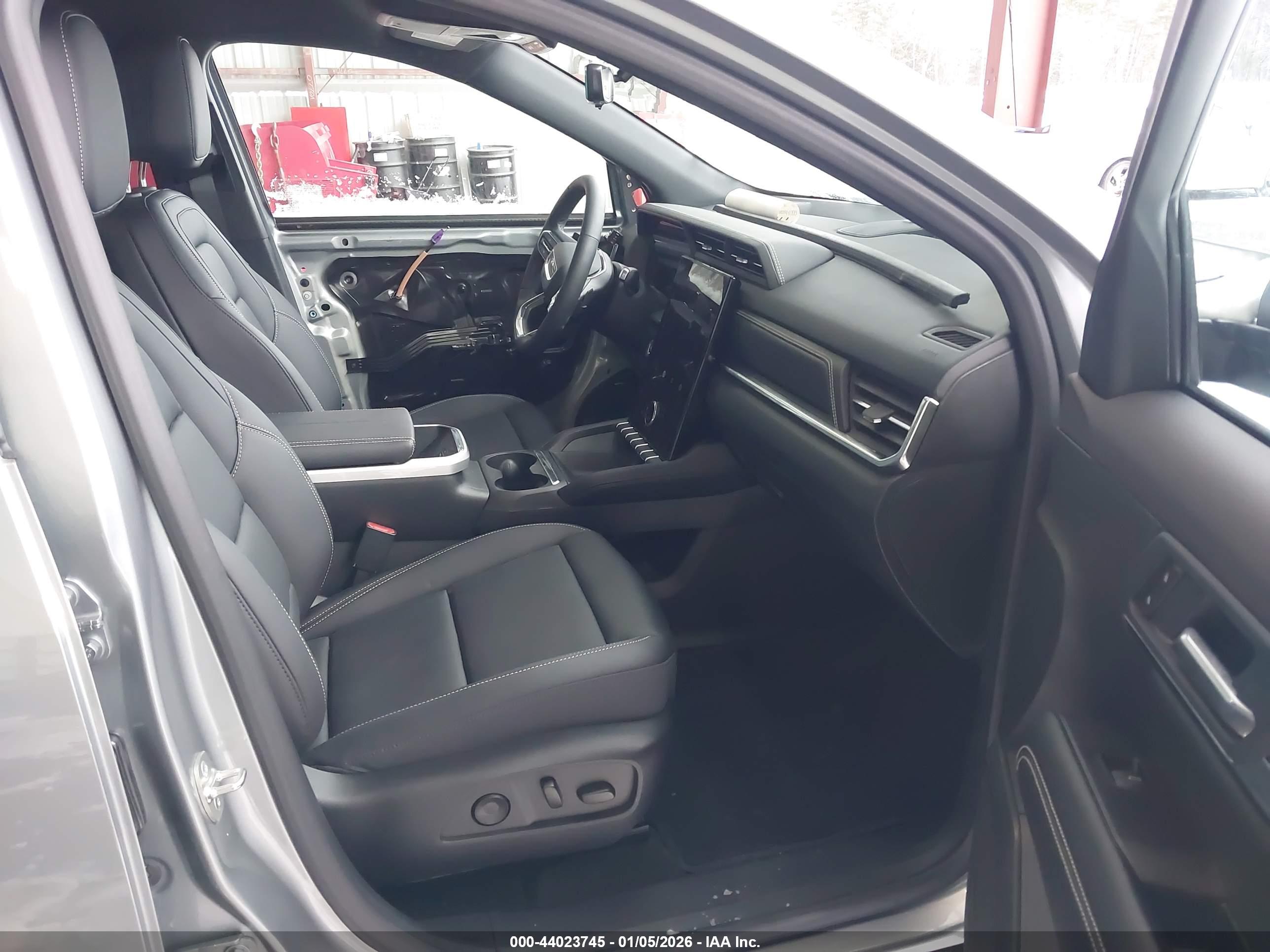 GMC TERRAIN image 5