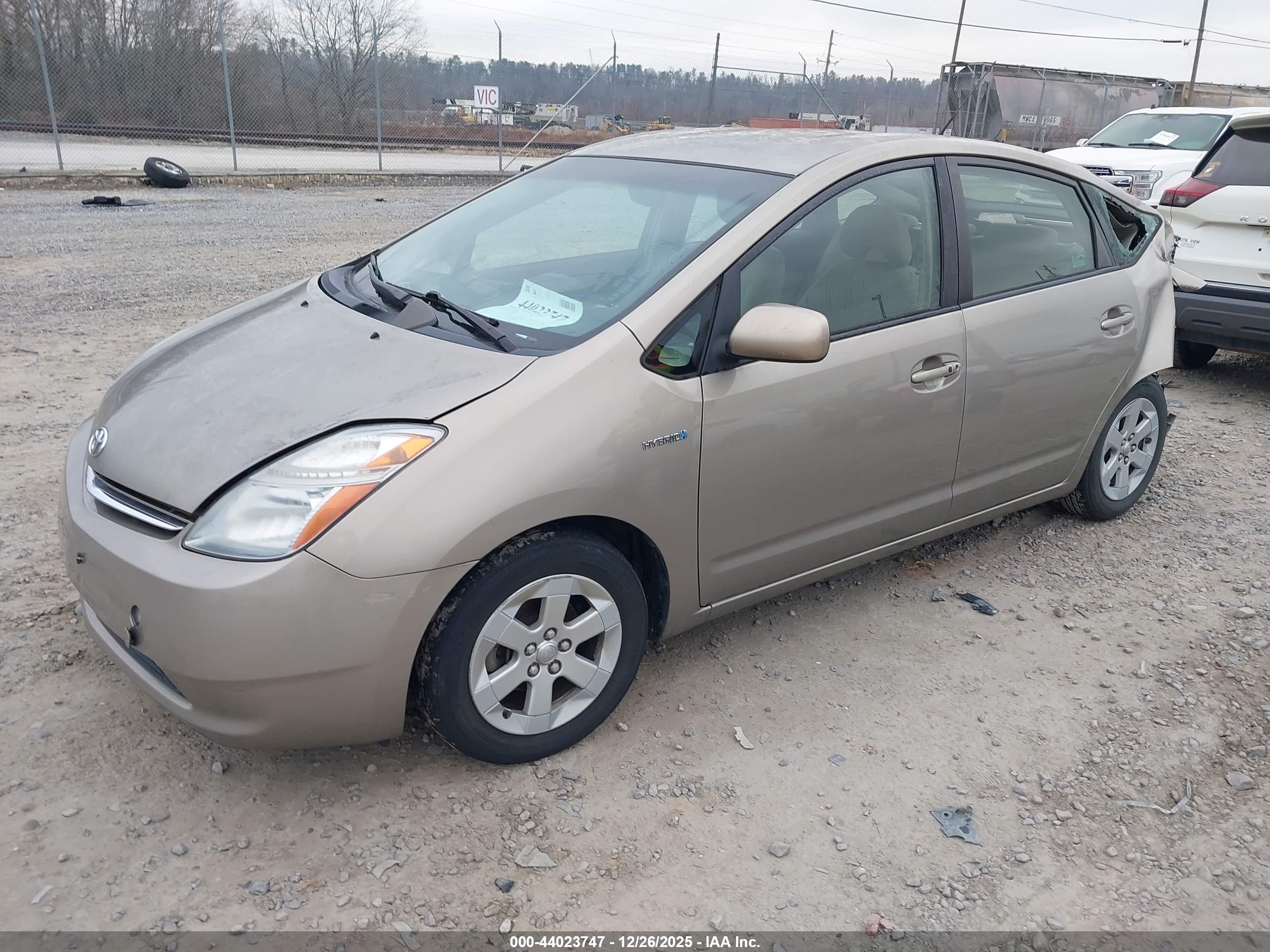 TOYOTA PRIUS image 2