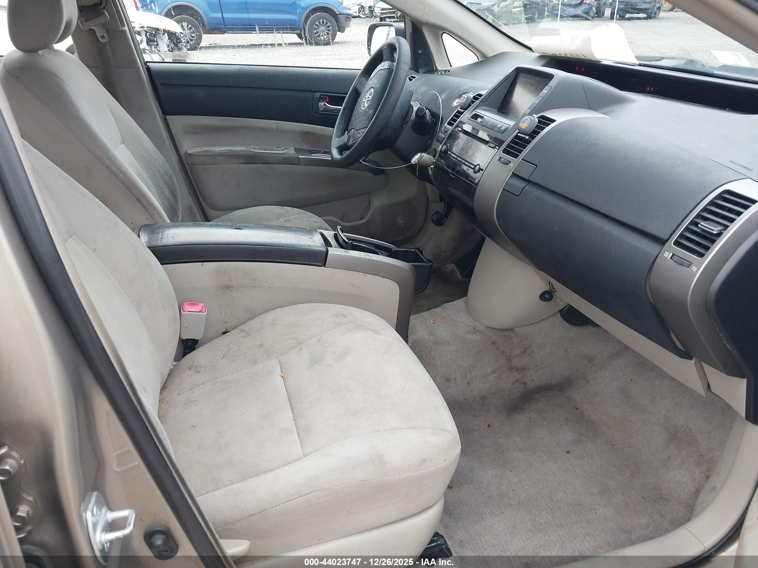 TOYOTA PRIUS image 5