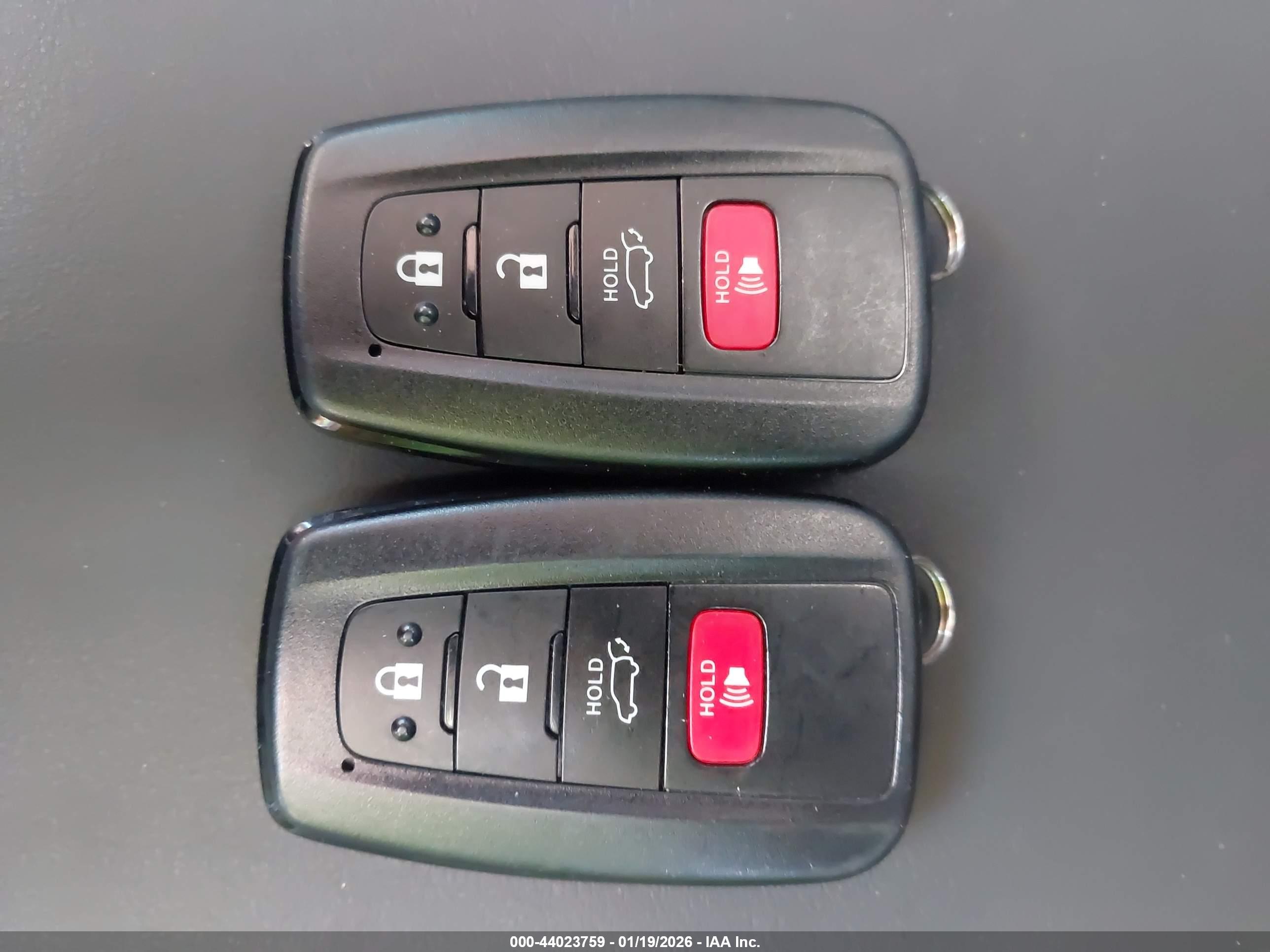 TOYOTA RAV4 image 11